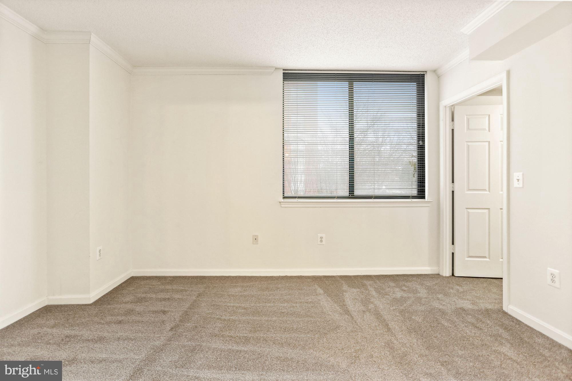 LEXINGTON SQUARE - Residential Lease