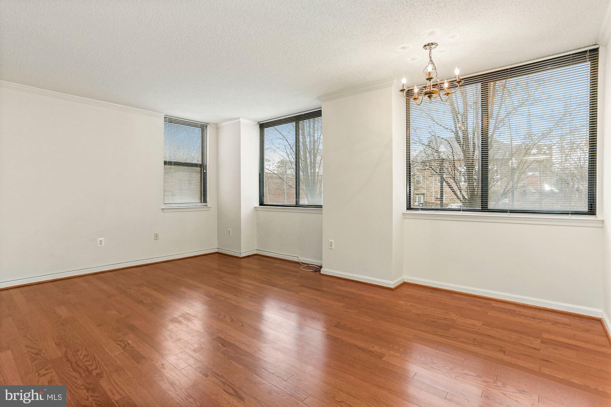 LEXINGTON SQUARE - Residential Lease