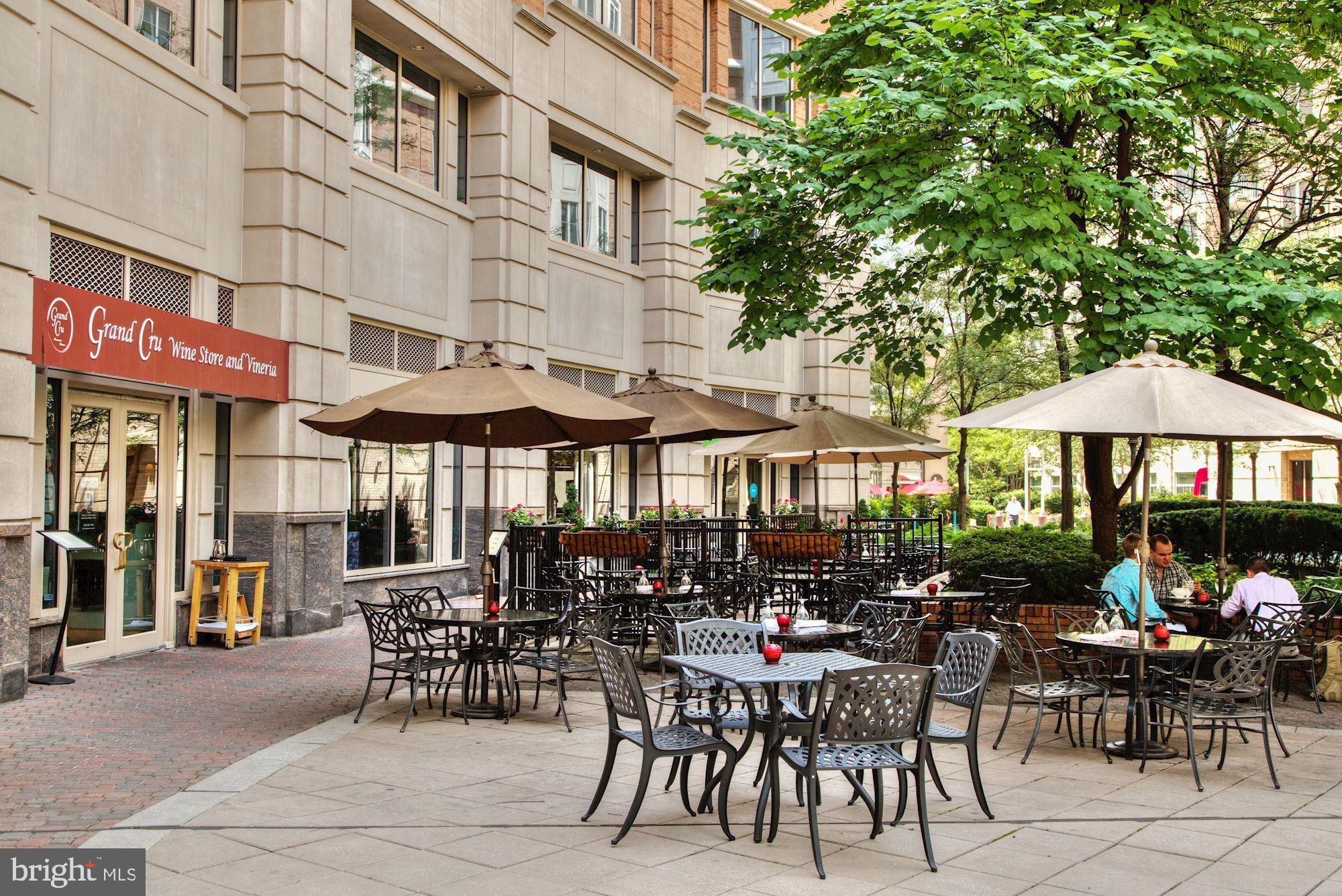 LEXINGTON SQUARE - Residential Lease