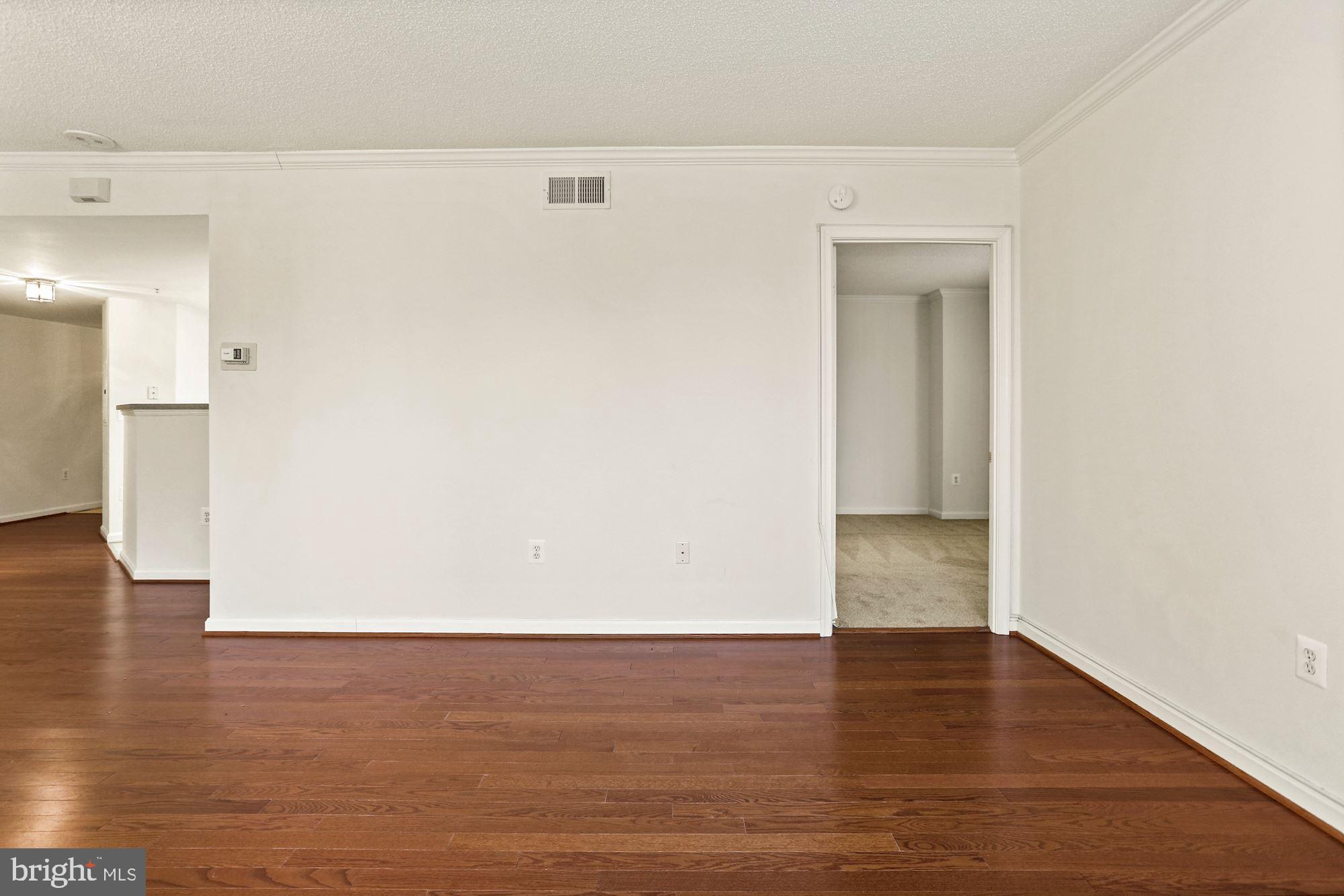 LEXINGTON SQUARE - Residential Lease