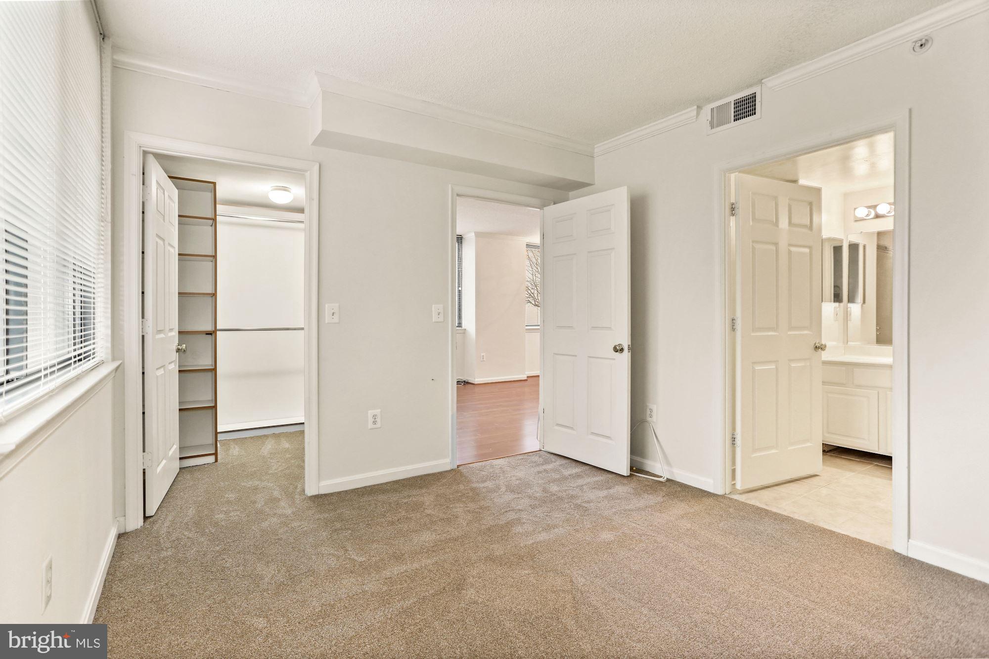 LEXINGTON SQUARE - Residential Lease