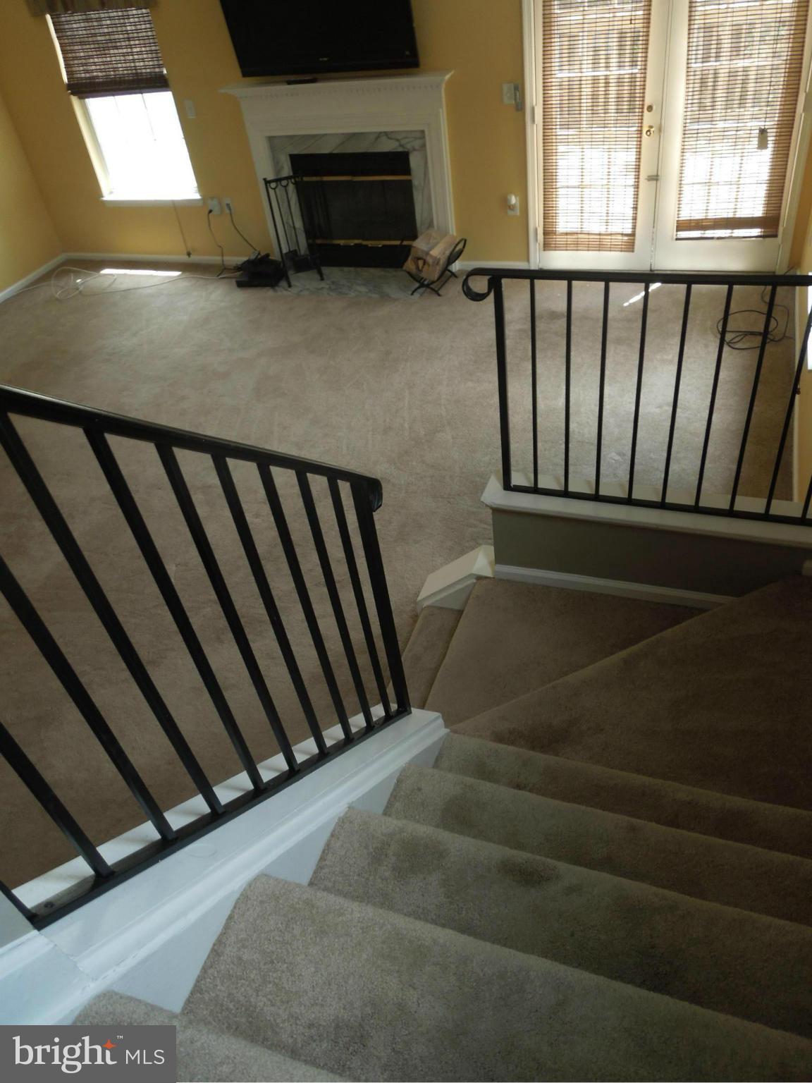 STONEHAVEN MEWS IN CROFTON VILLAGE - Residential