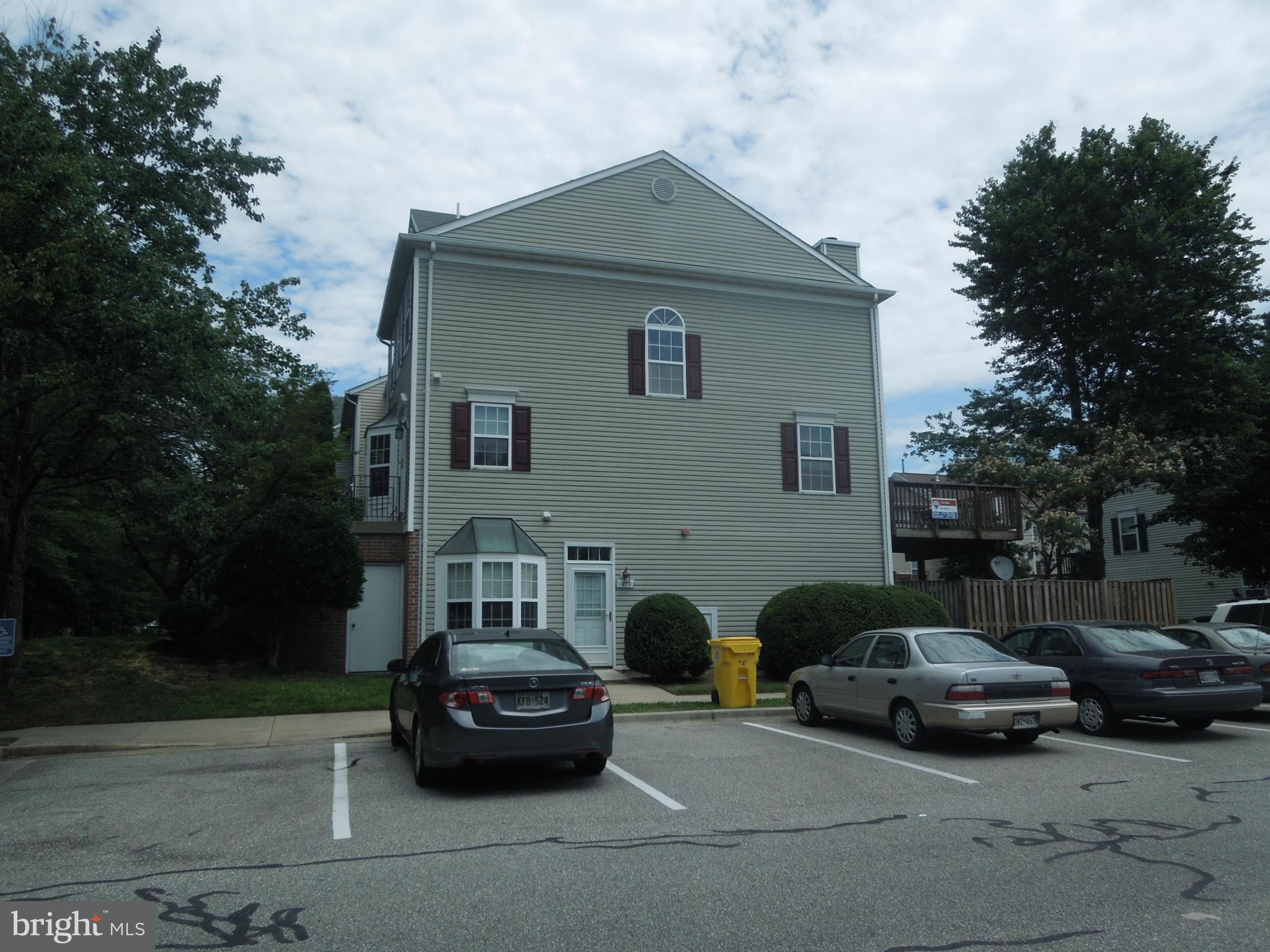 STONEHAVEN MEWS IN CROFTON VILLAGE - Residential