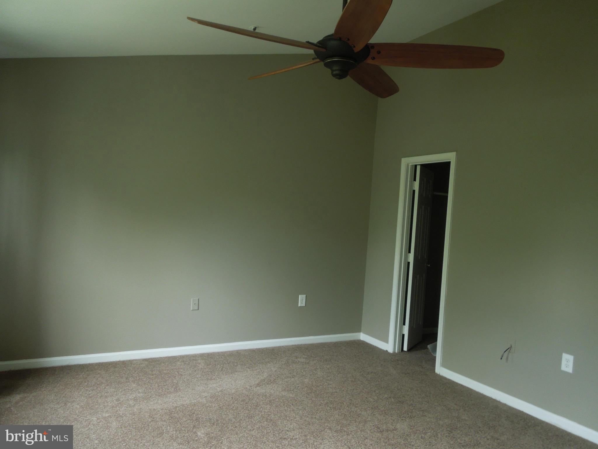 STONEHAVEN MEWS IN CROFTON VILLAGE - Residential