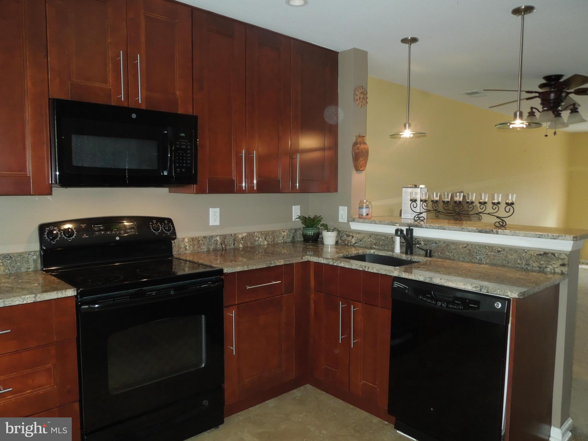 STONEHAVEN MEWS IN CROFTON VILLAGE - Residential