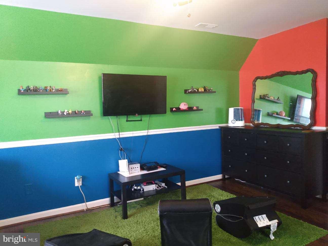 CONSTITUTION HILLS - Residential