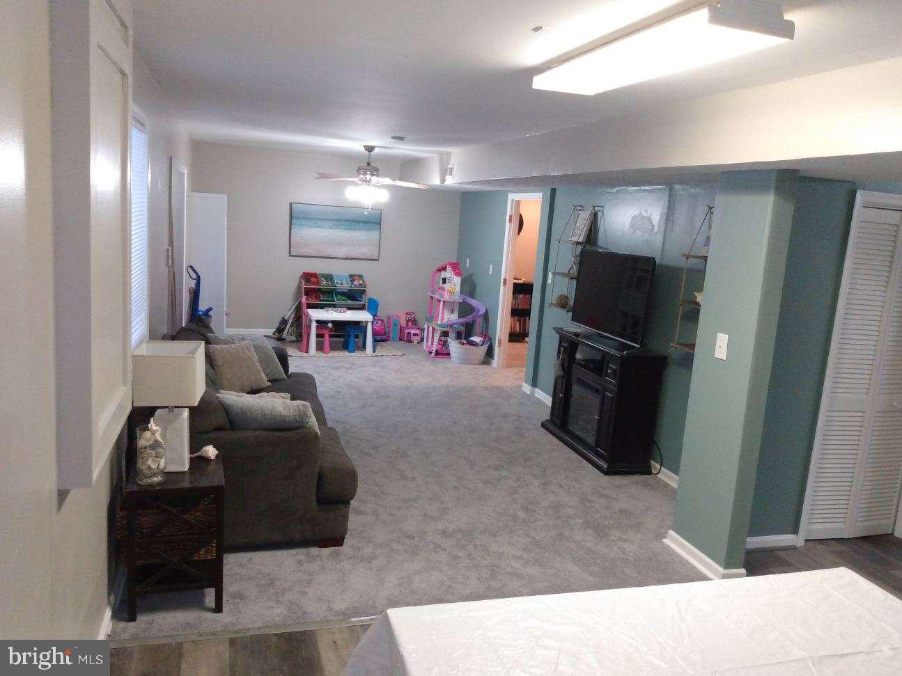 CONSTITUTION HILLS - Residential