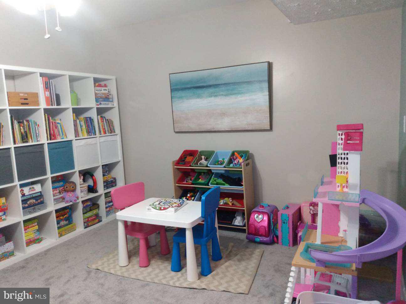 CONSTITUTION HILLS - Residential