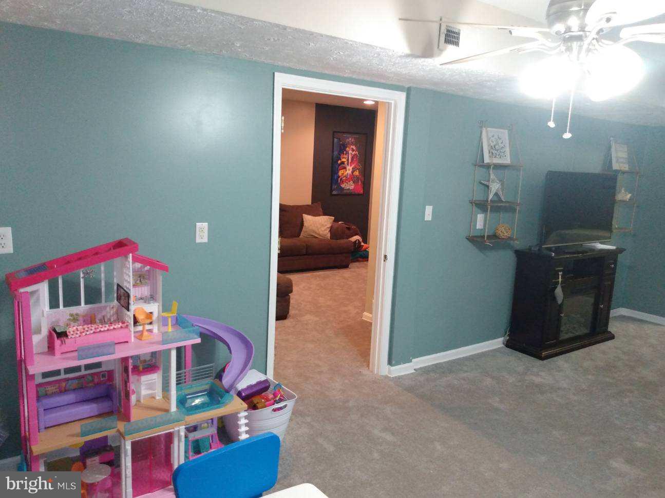 CONSTITUTION HILLS - Residential