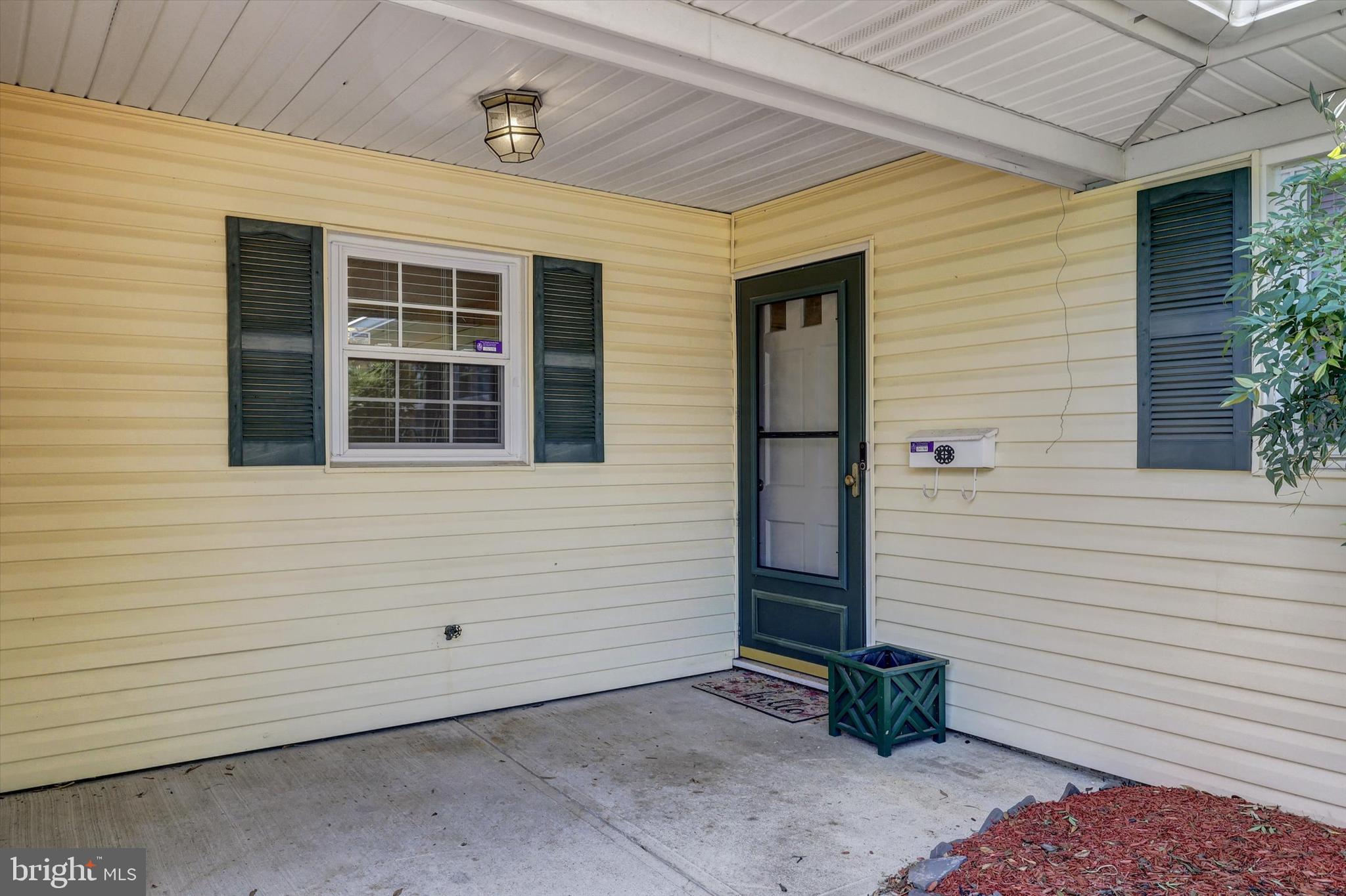 12704 HOVEN LANE