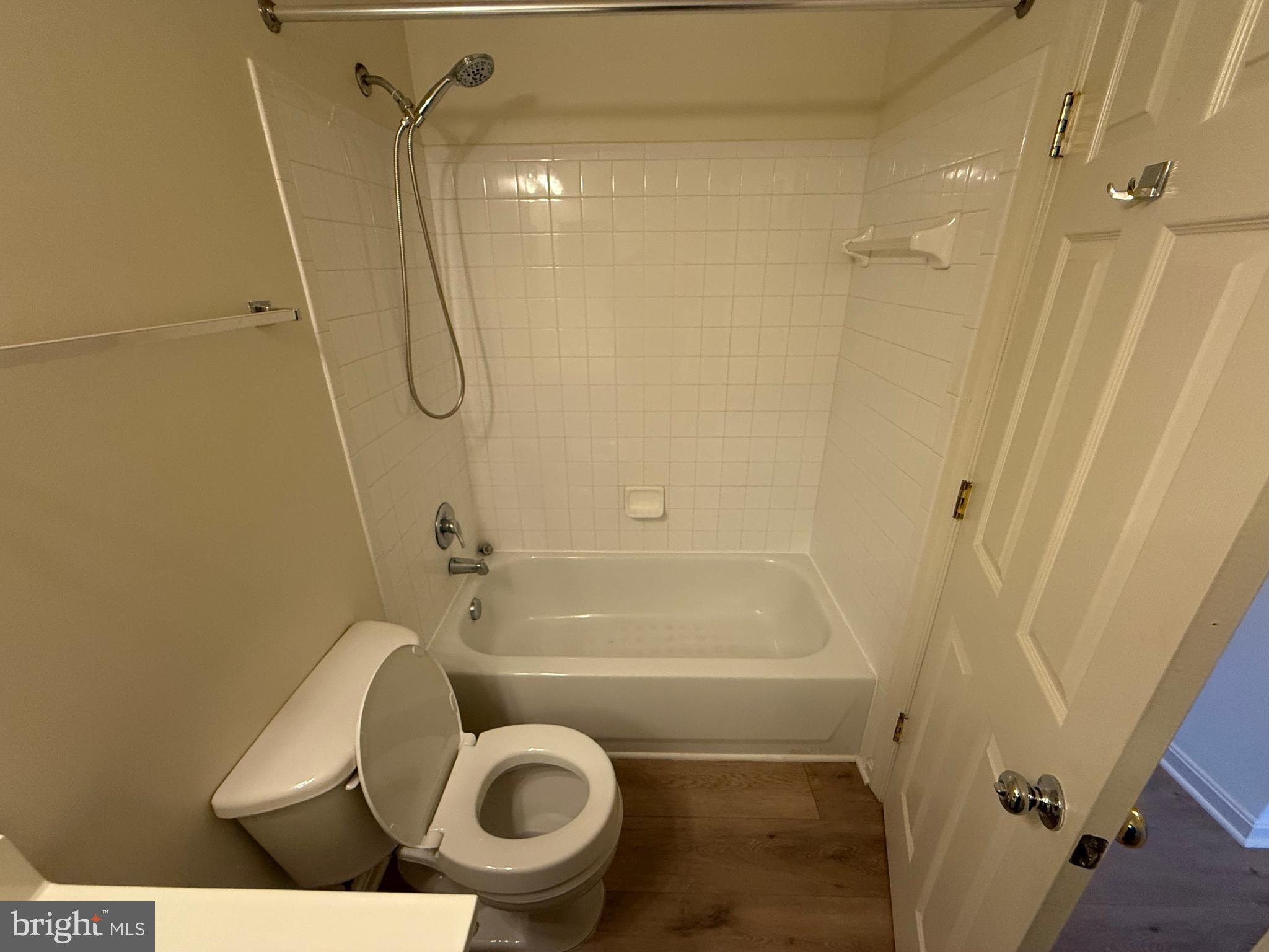 PARKSIDE AT DULLES - Residential Lease