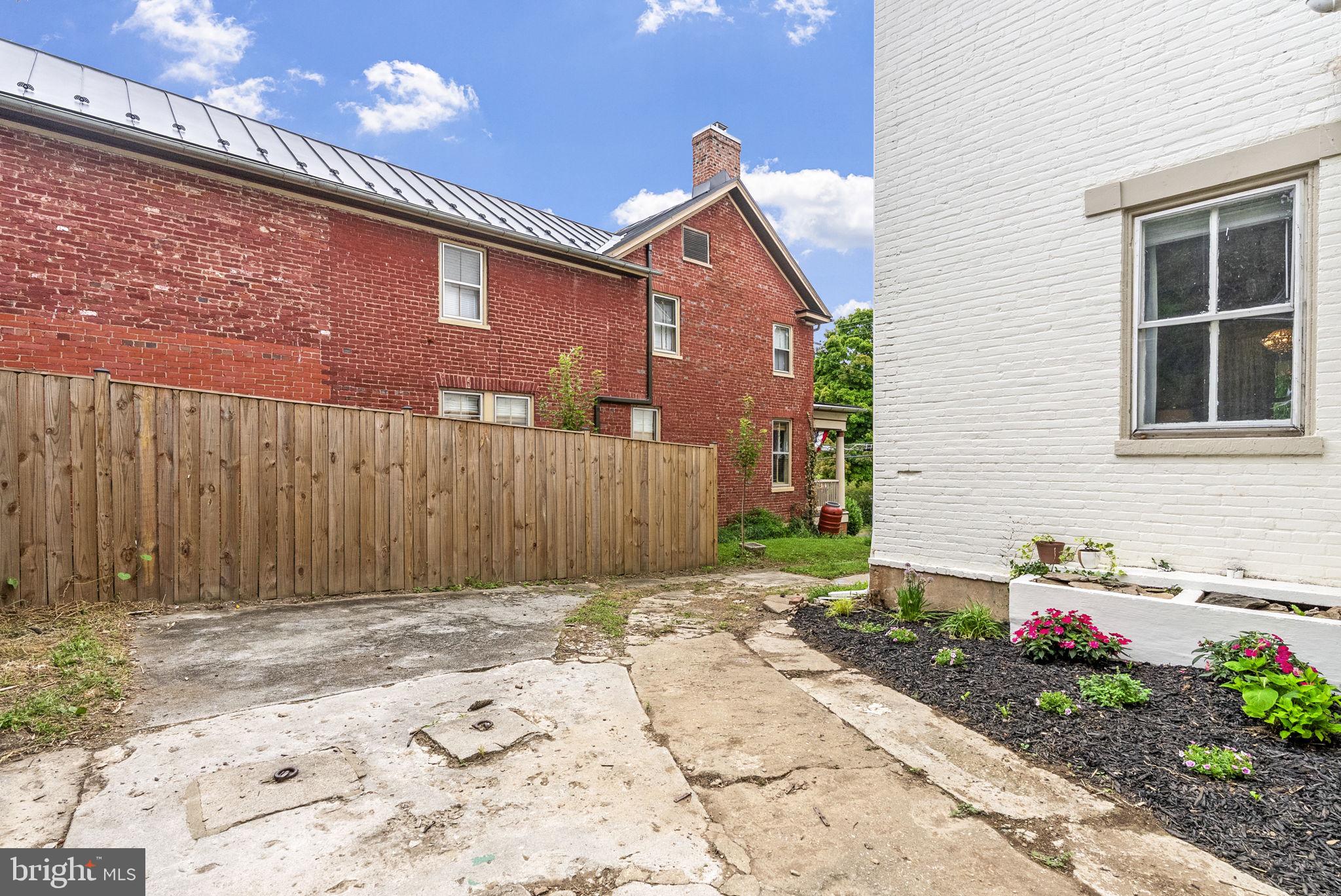 HISTORIC HARPERS FERRY - Residential