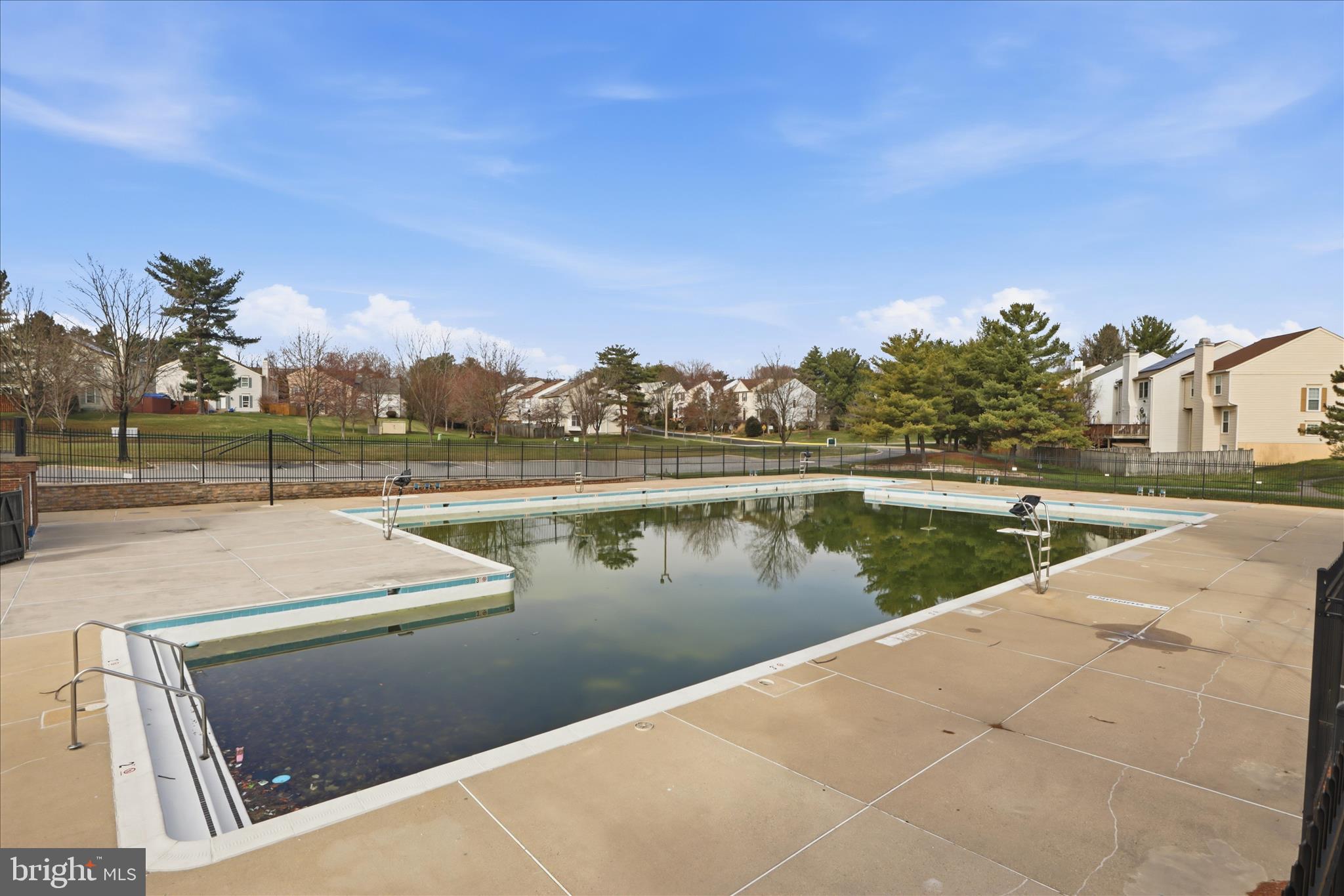 LONGMEAD CROSSING - Residential