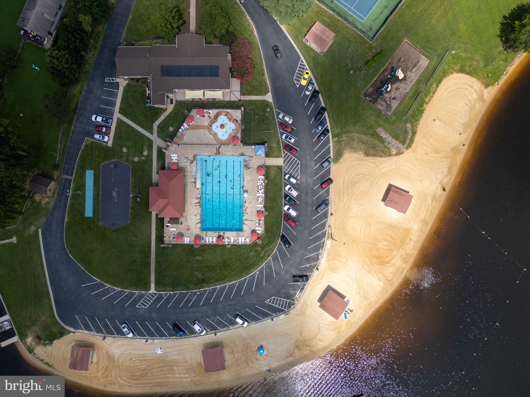 LAKE CAROLINE - Residential