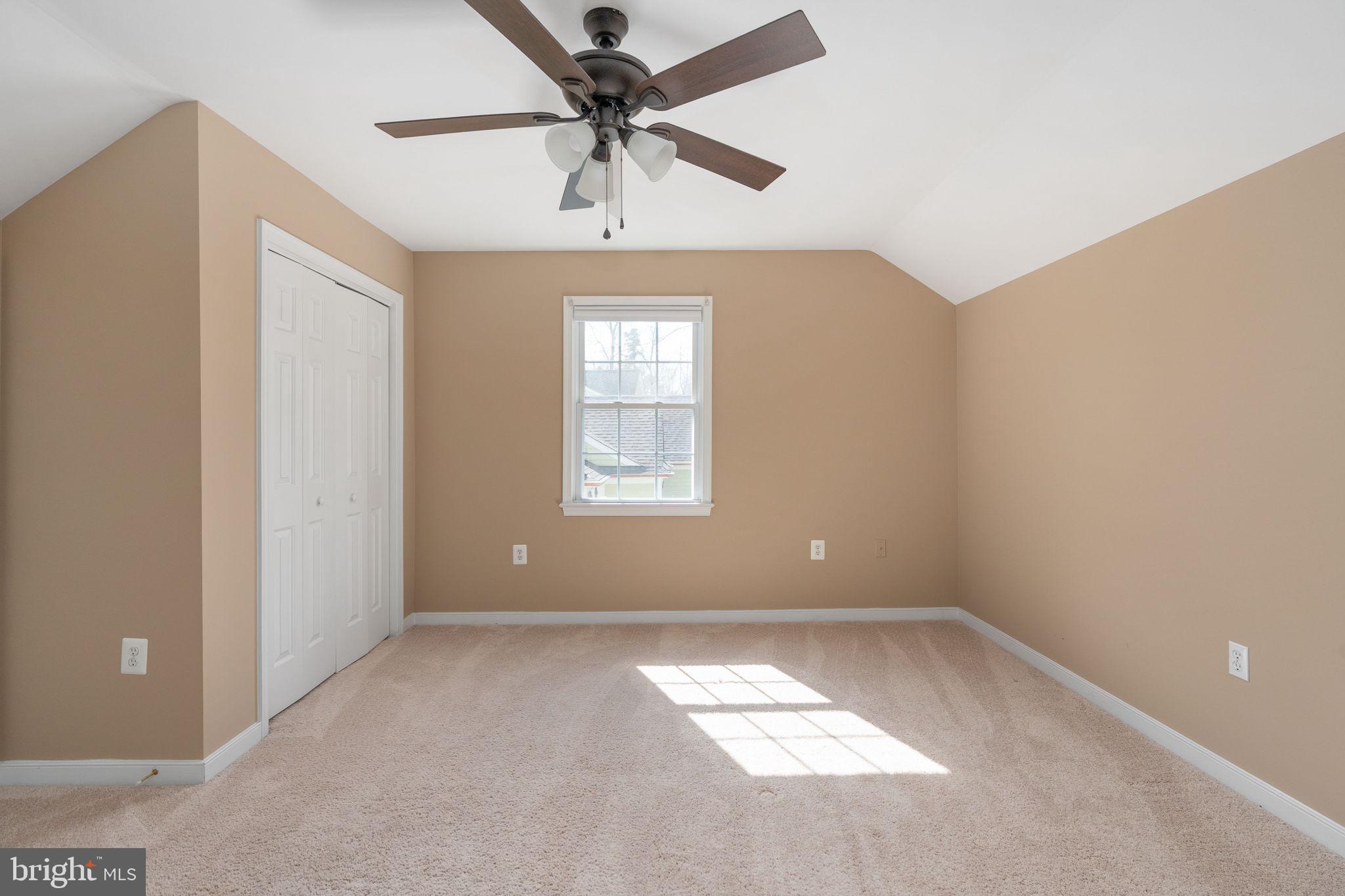 LAKE CAROLINE - Residential