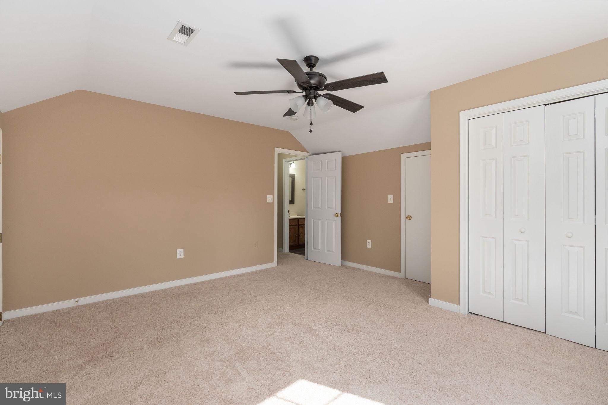 LAKE CAROLINE - Residential