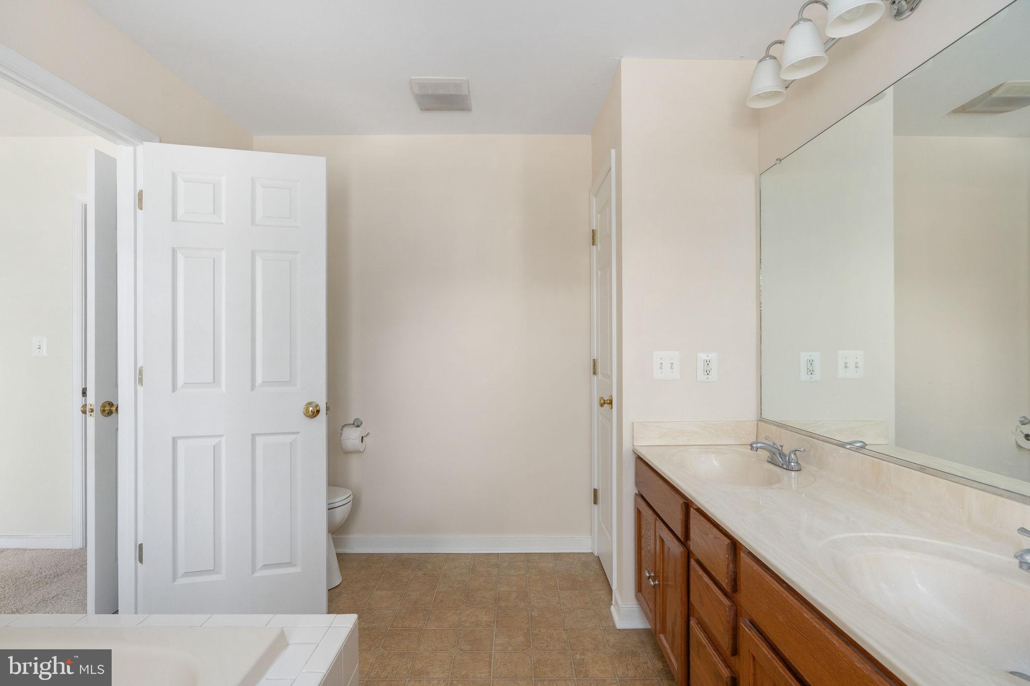 LAKE CAROLINE - Residential