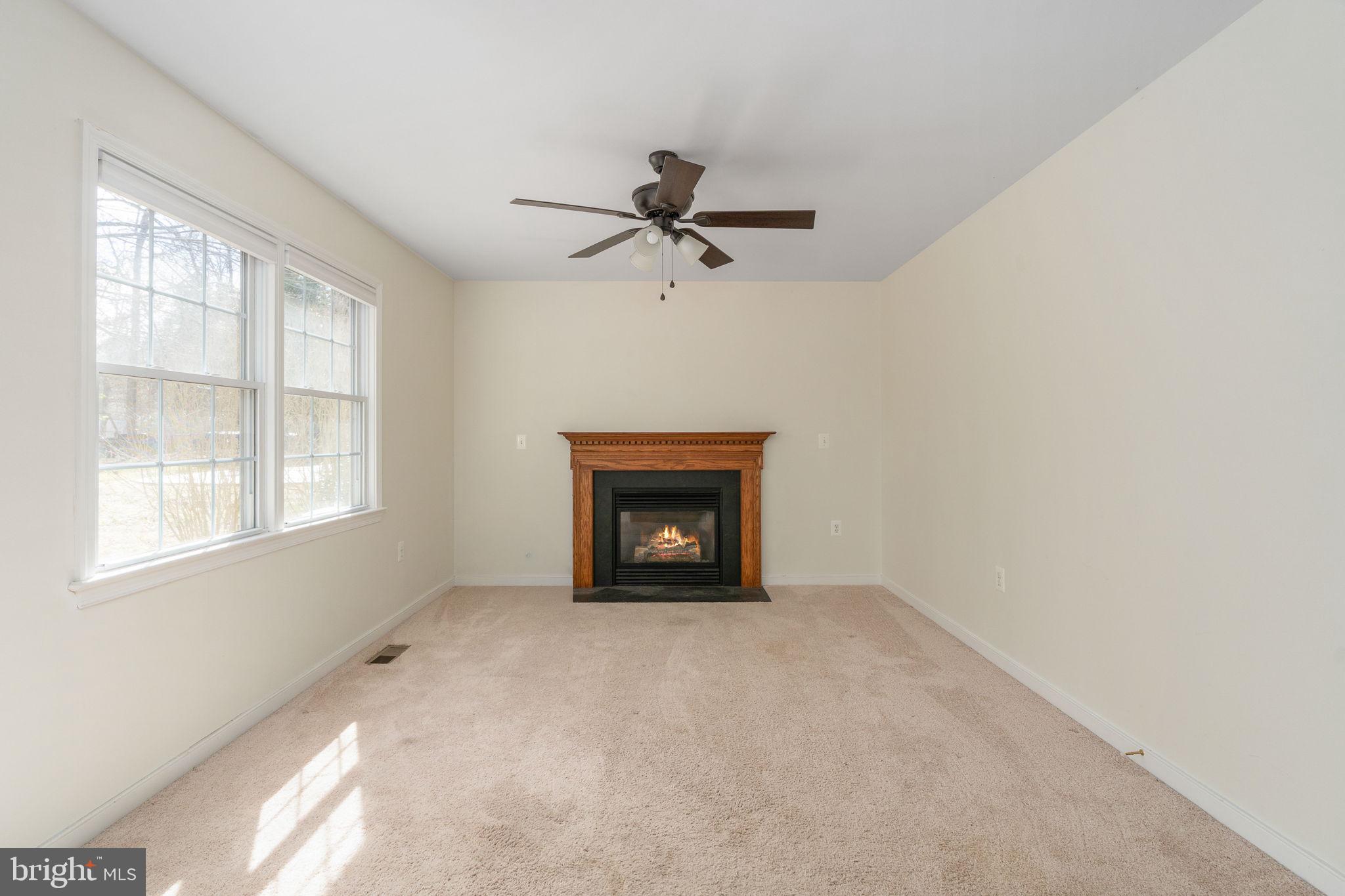 LAKE CAROLINE - Residential