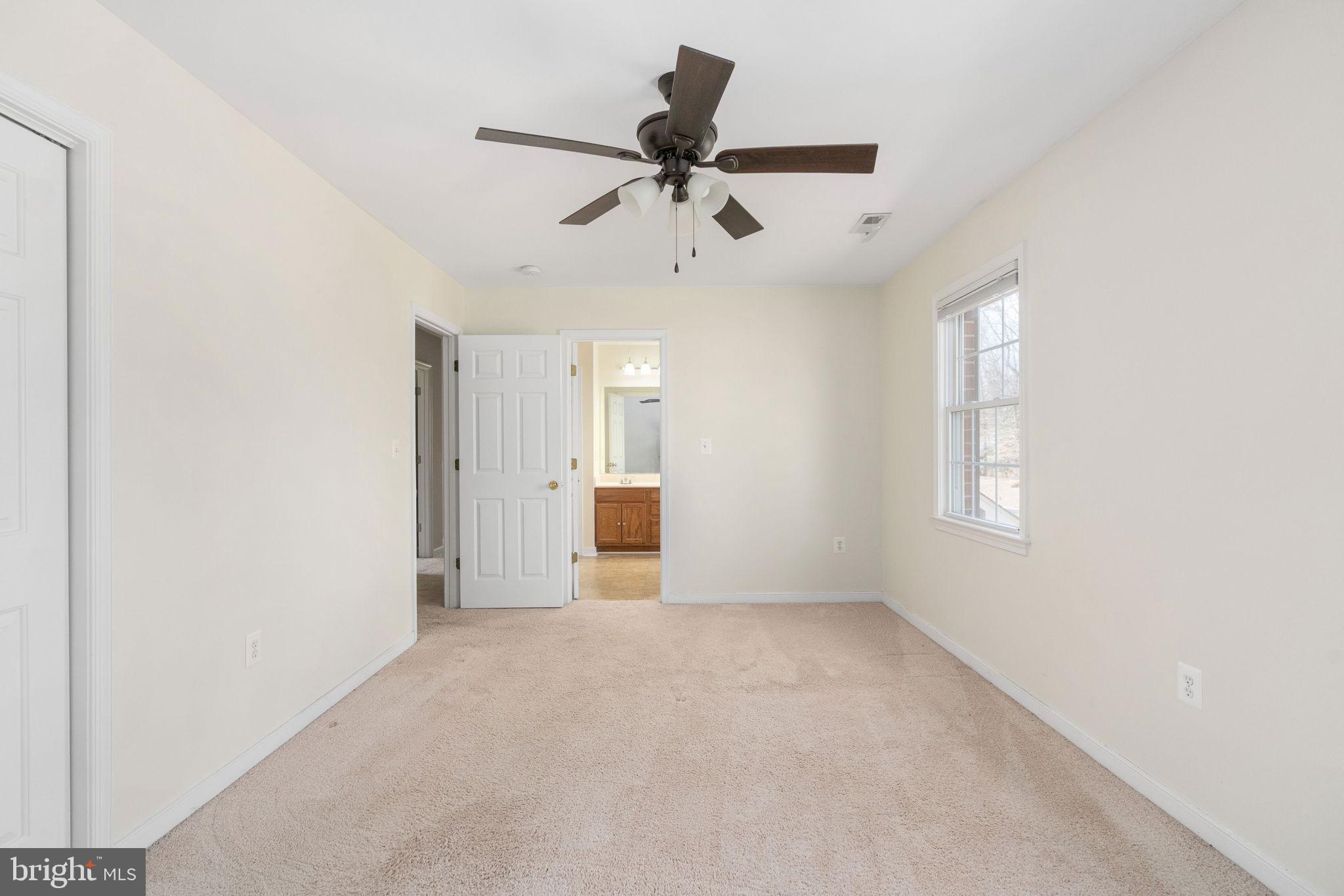 LAKE CAROLINE - Residential