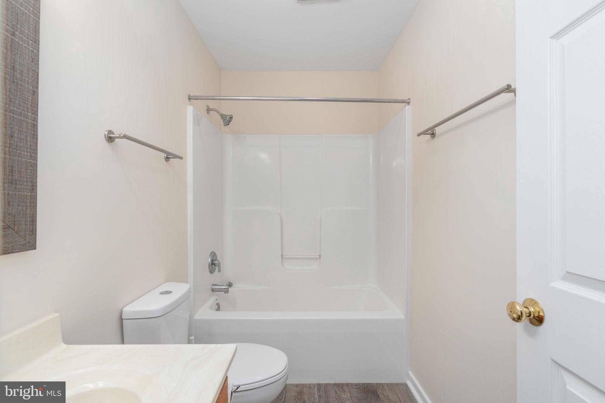 LAKE CAROLINE - Residential