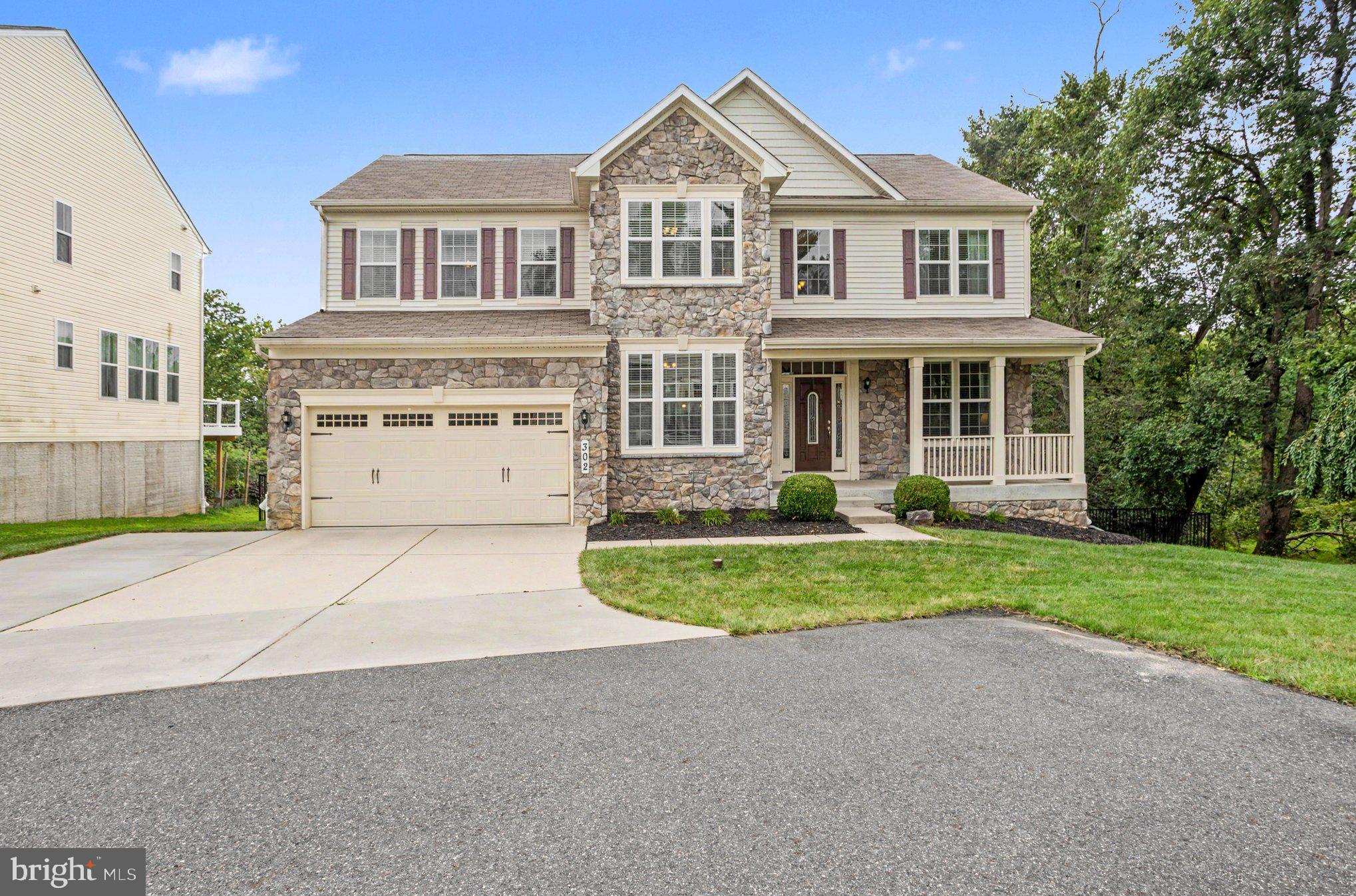 302 SIR PAULS PLACE