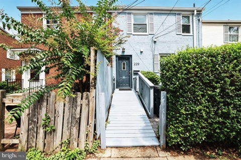 Photo of 229 Tennessee Avenue, ALEXANDRIA, VA 22305 (MLS # VAAX2065996)