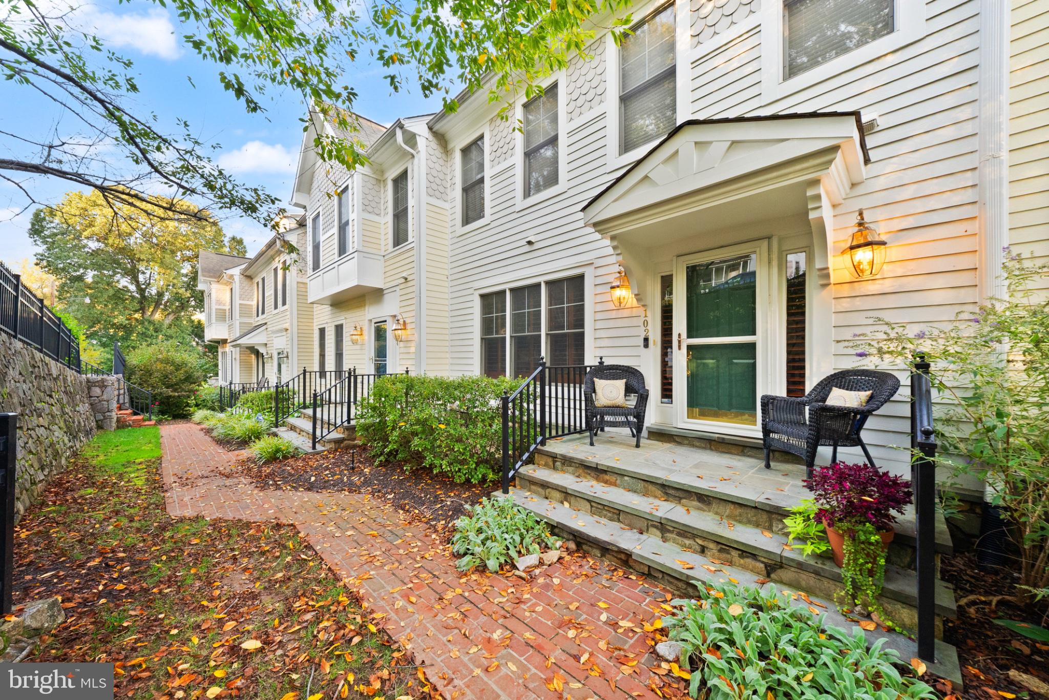 102 EDGEHILL DRIVE