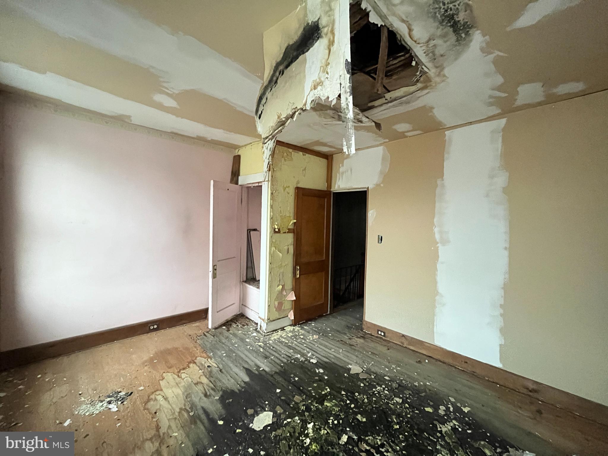 MILL HILL - Residential