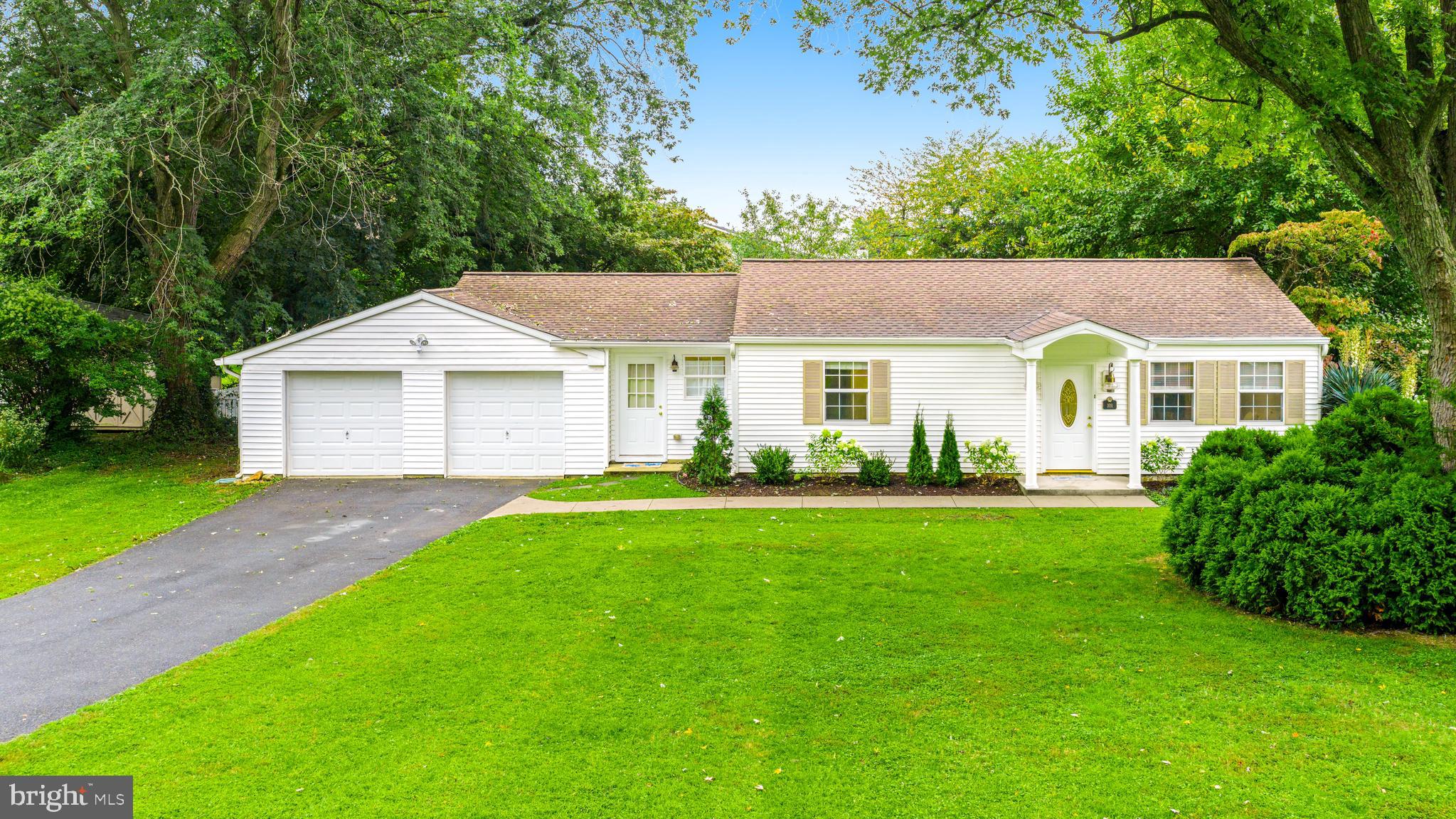 HILLSMERE ESTATES - Residential