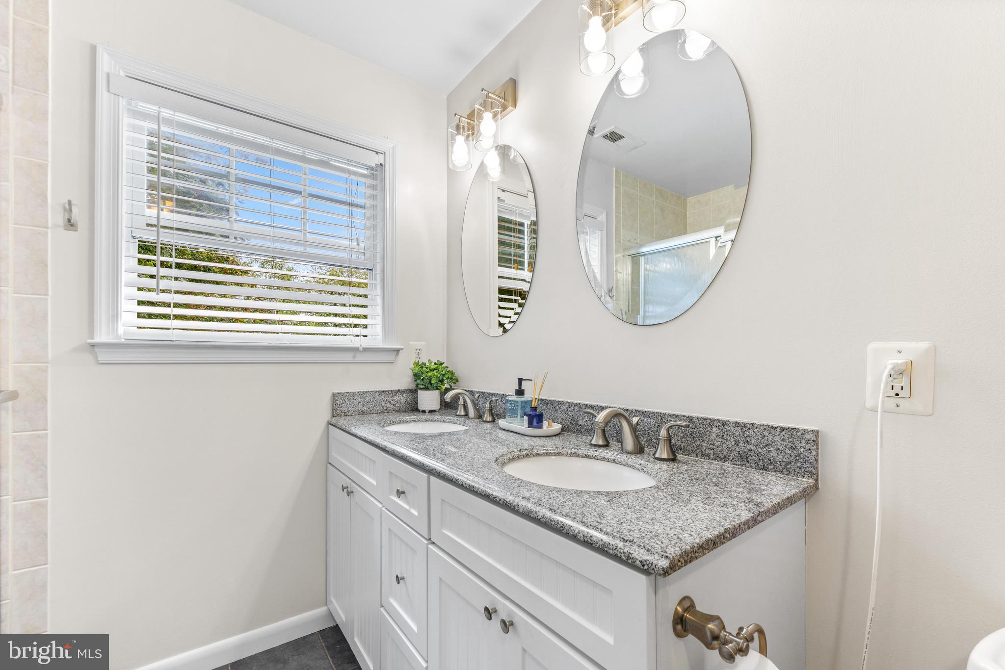 HILLSMERE ESTATES - Residential