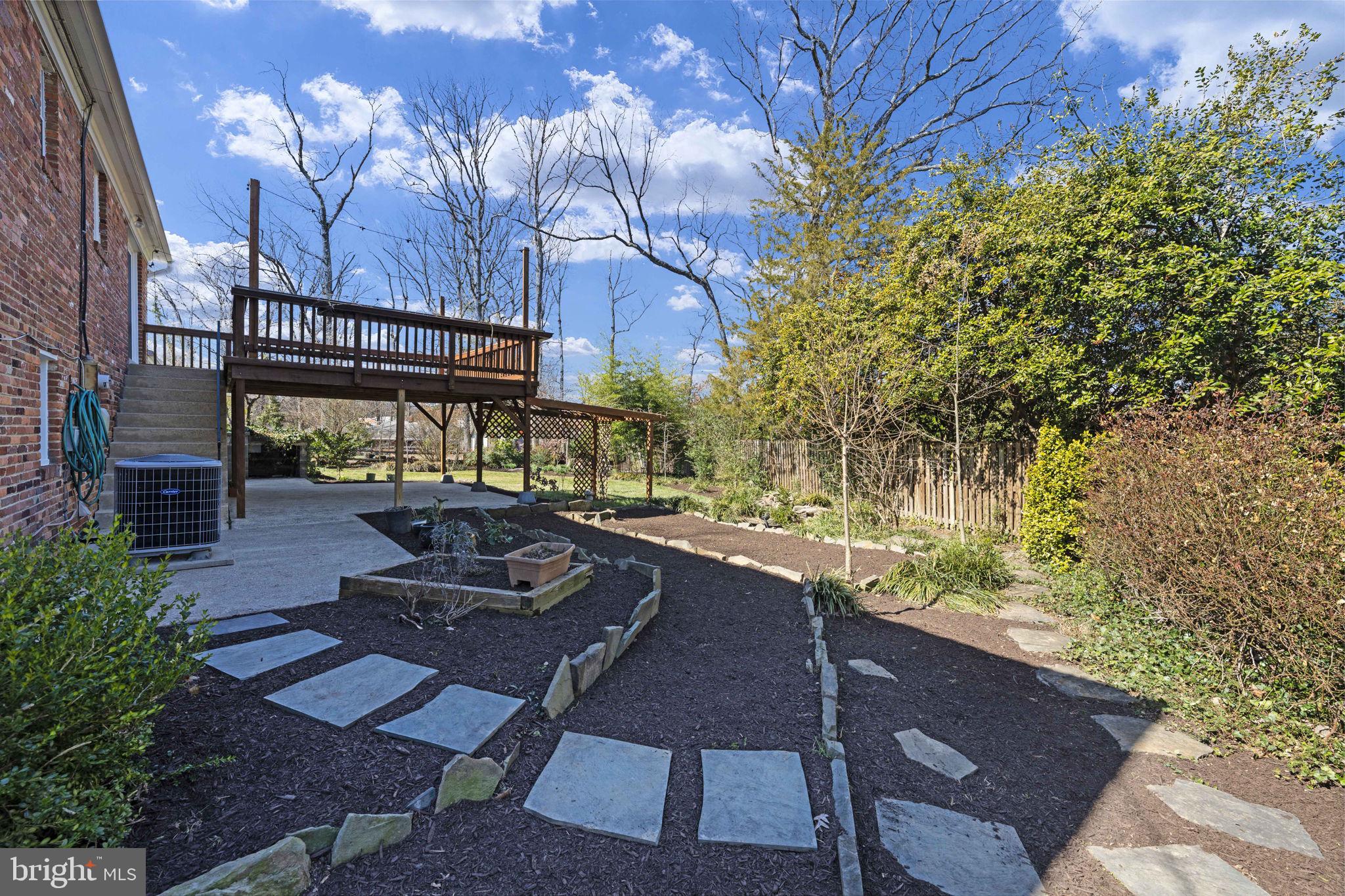 BUSH HILL WOODS - Residential