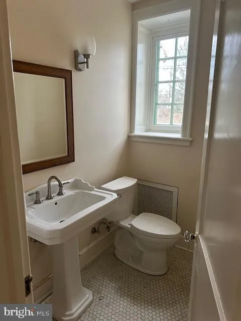 Bryn Mawr, Pennsylvania 19010, United States, 6 Bedrooms Bedrooms, ,5 BathroomsBathrooms,Residential,Contingent,22377