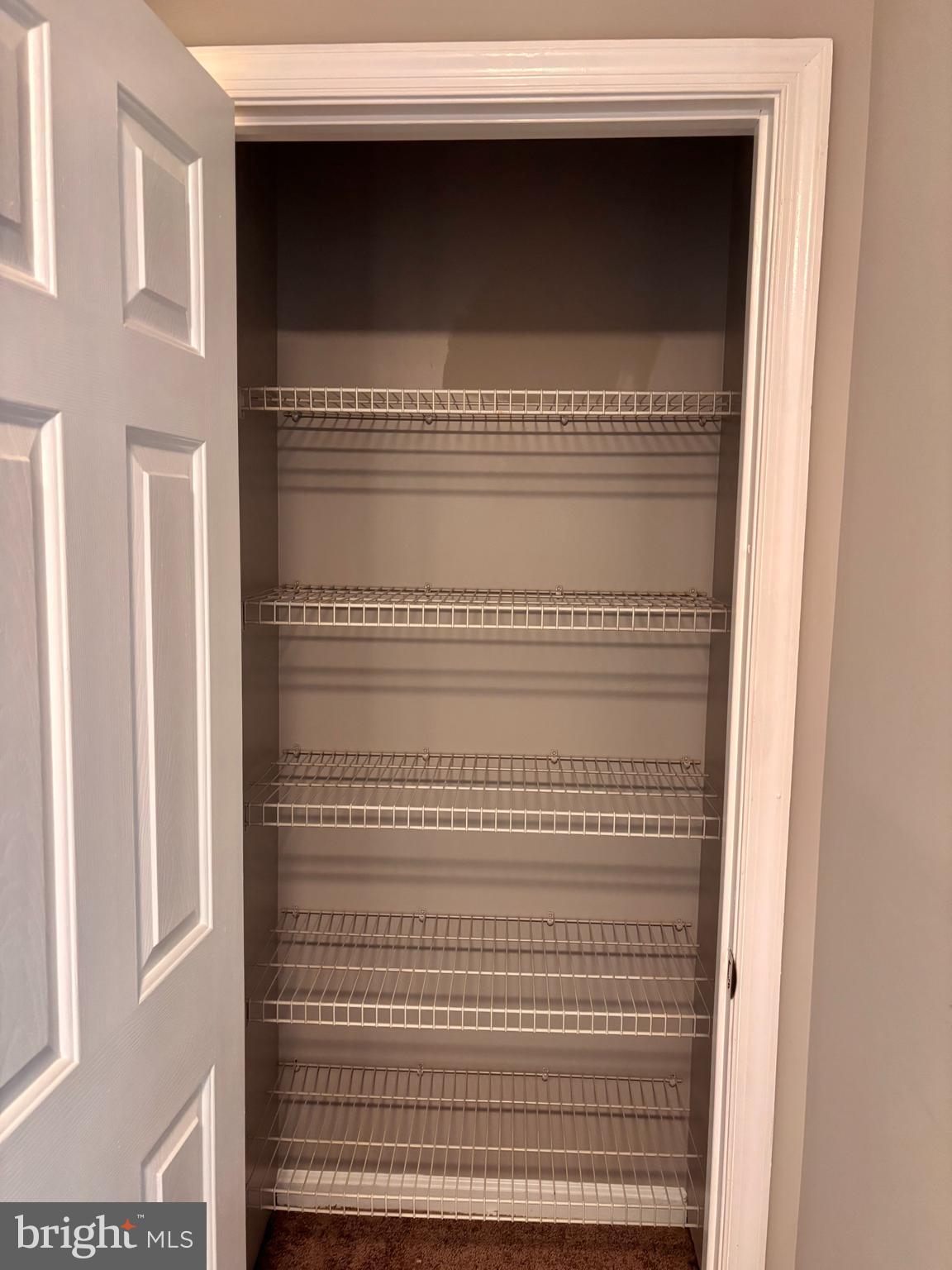 AVINGTON PARK - Residential