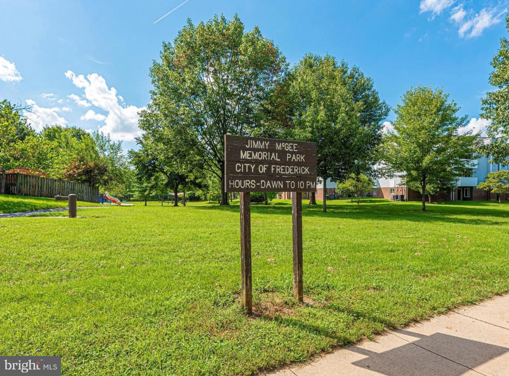 AVINGTON PARK - Residential