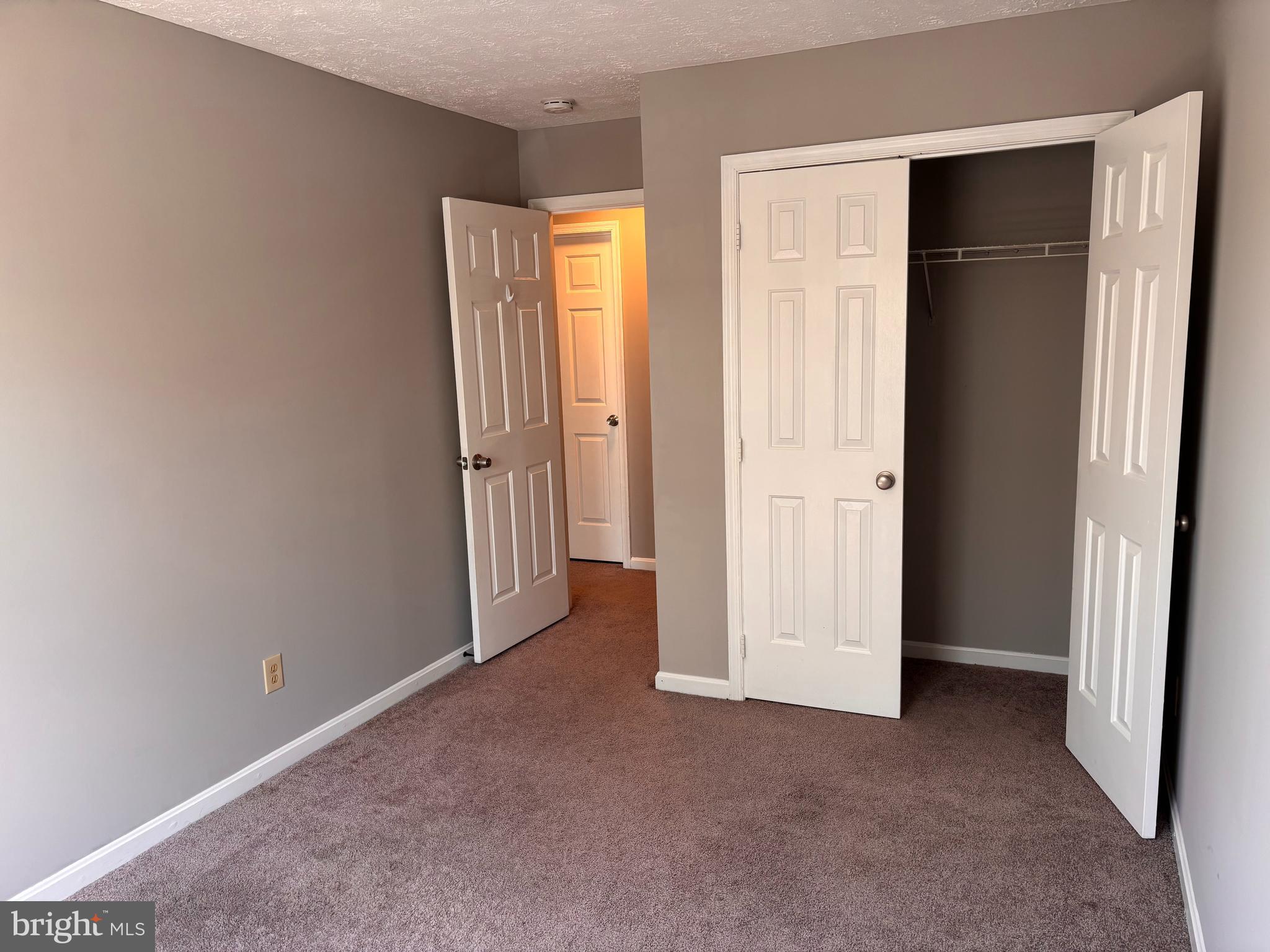 AVINGTON PARK - Residential