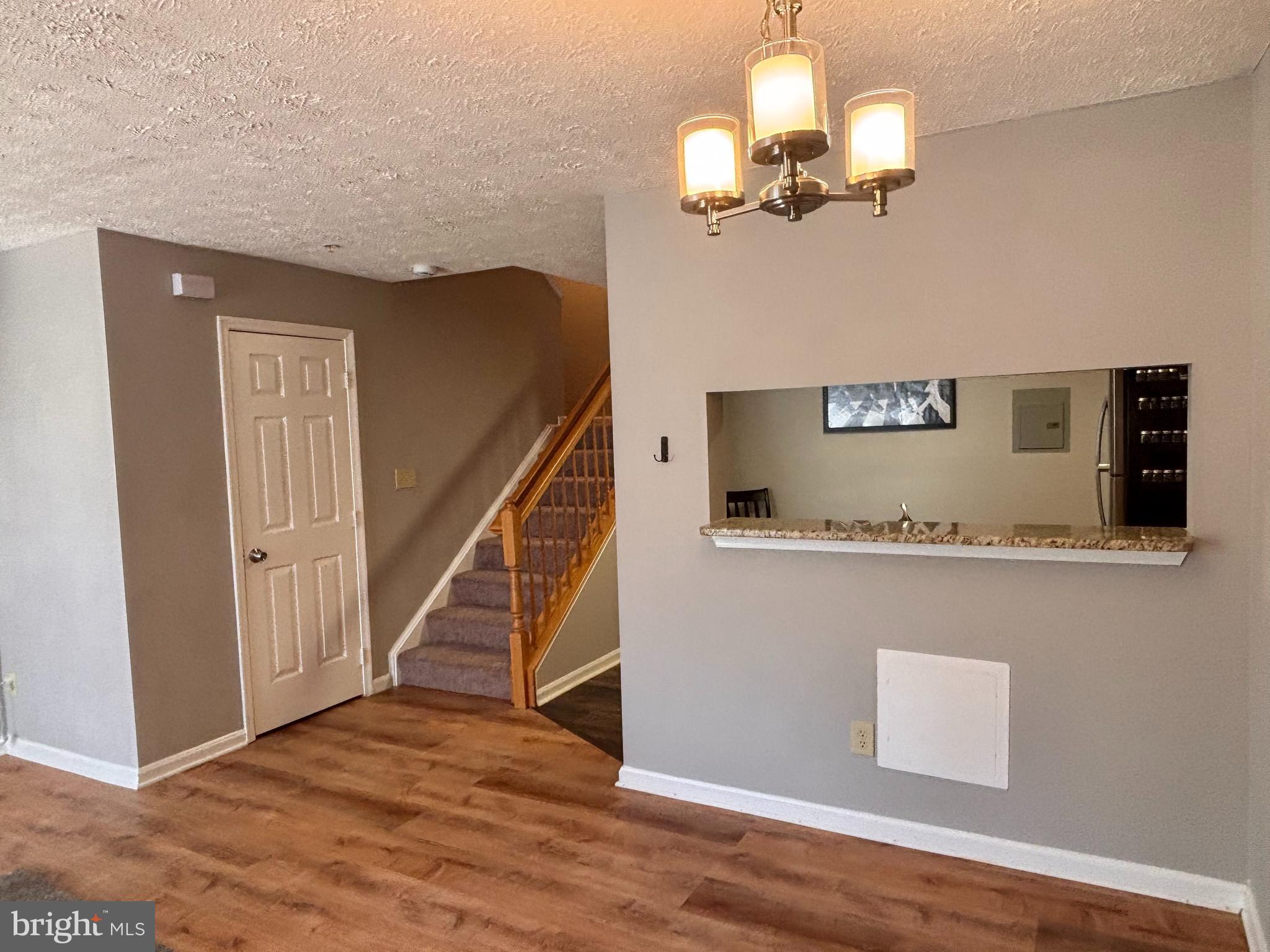 AVINGTON PARK - Residential