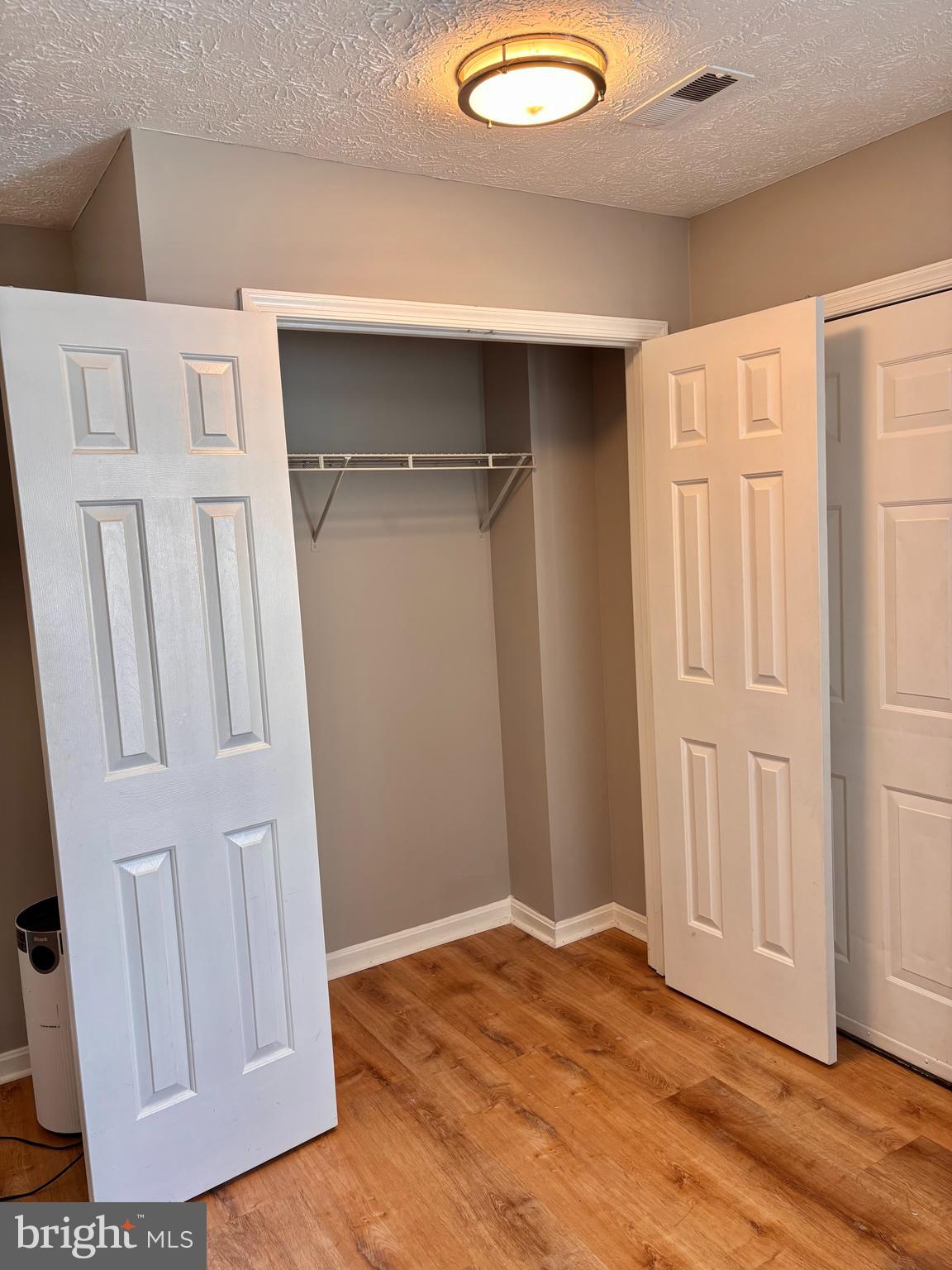 AVINGTON PARK - Residential