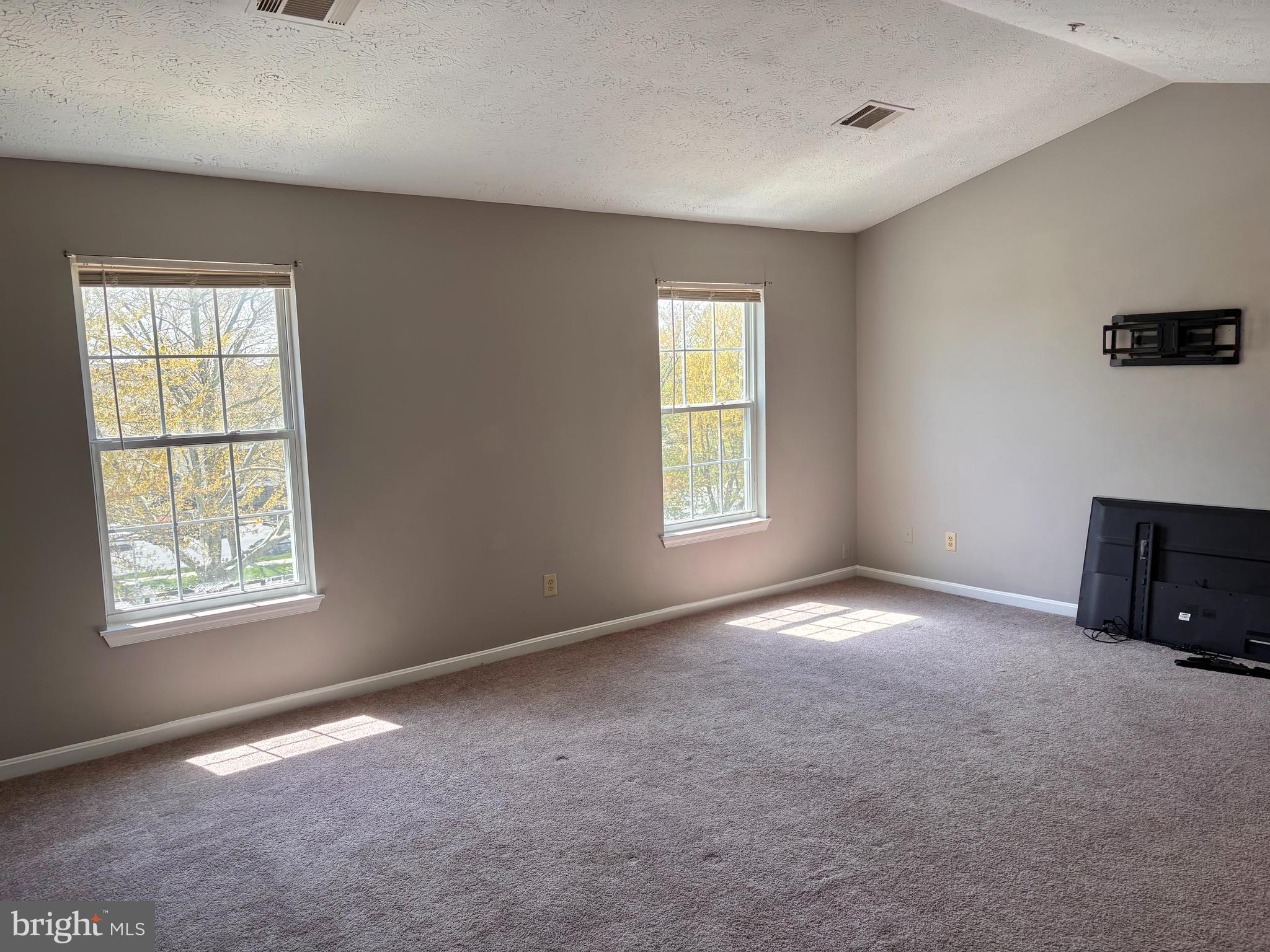 AVINGTON PARK - Residential