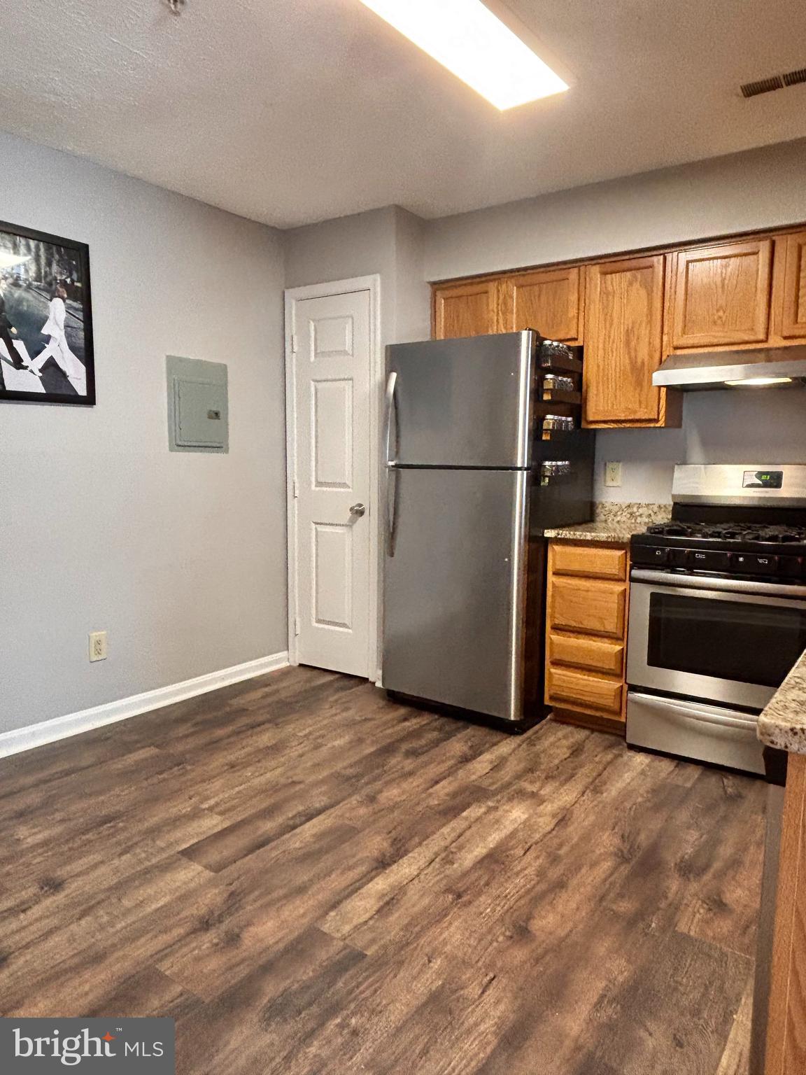 AVINGTON PARK - Residential