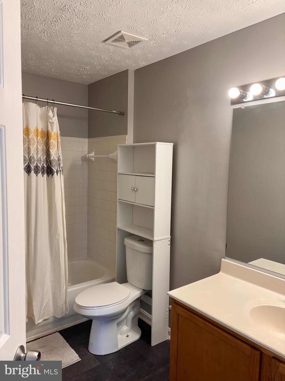 AVINGTON PARK - Residential