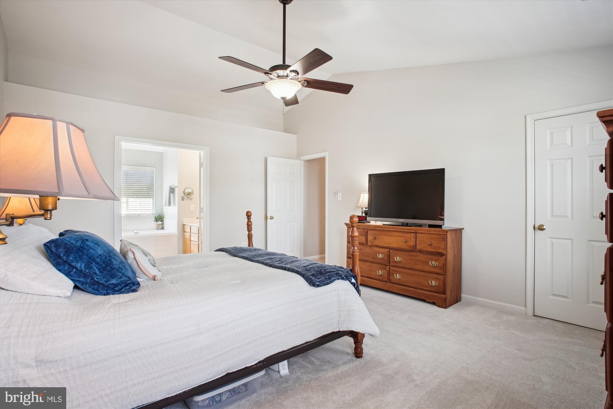 ASHBURN FARM - Residential