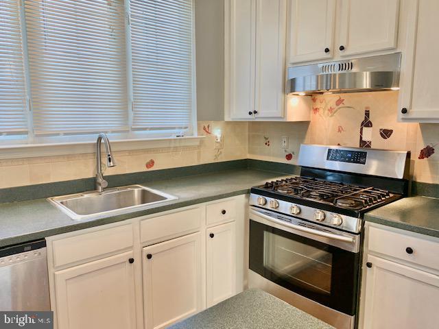 FAIRWAYS AT HOLLY HILL - Residential Lease