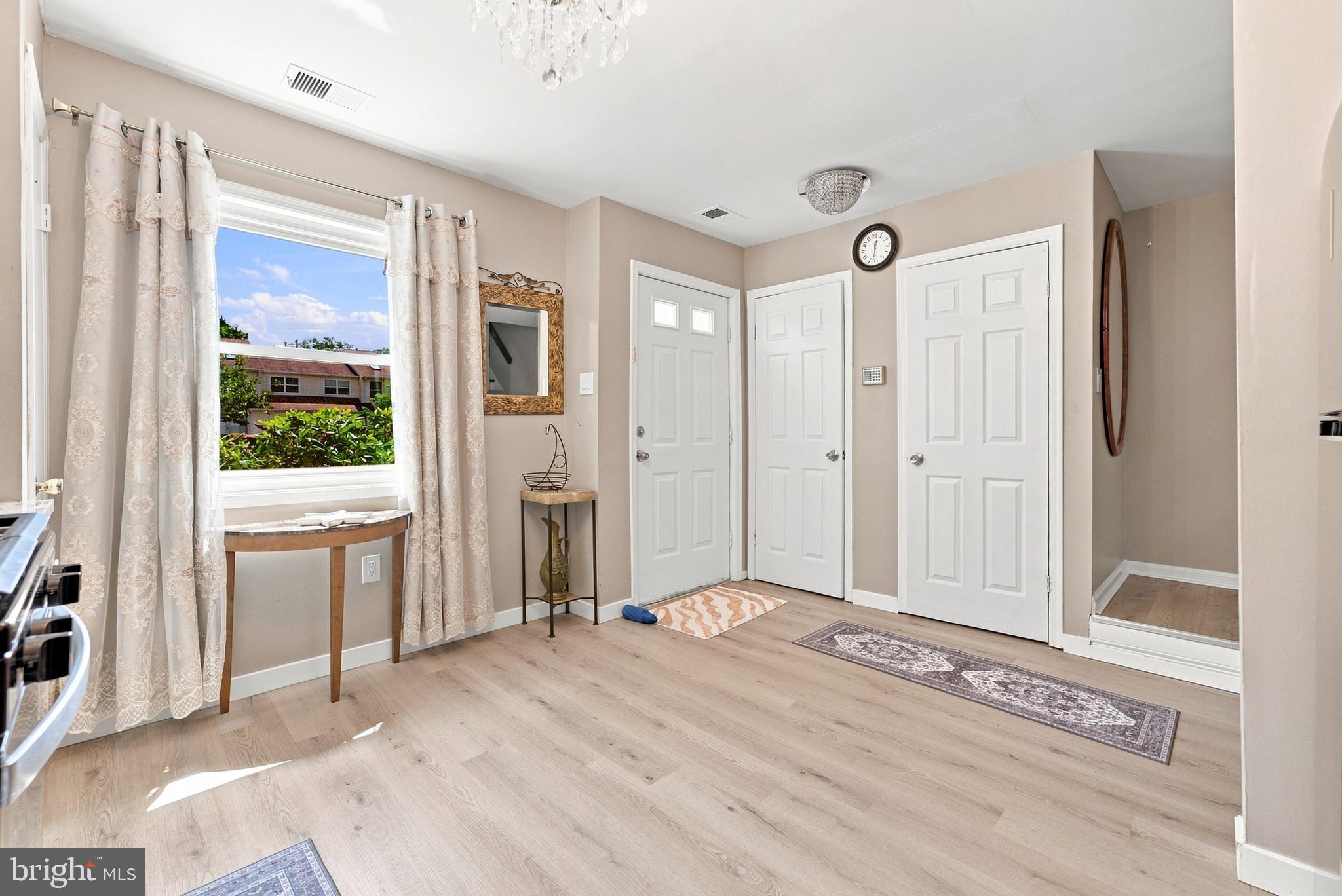 2 VINCENT COURT