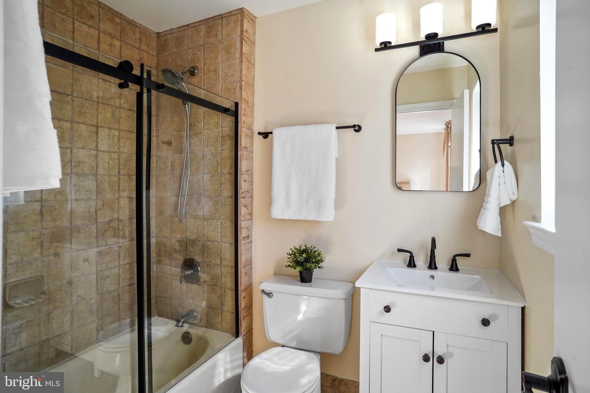 BURKE STATION SQUARE - Residential