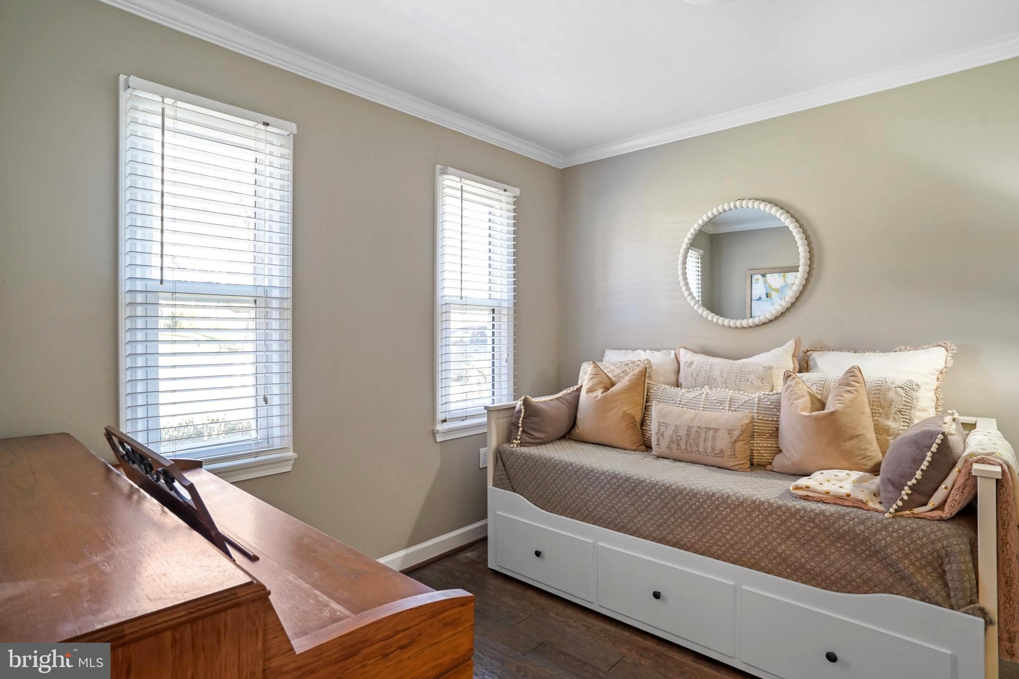 BURKE STATION SQUARE - Residential