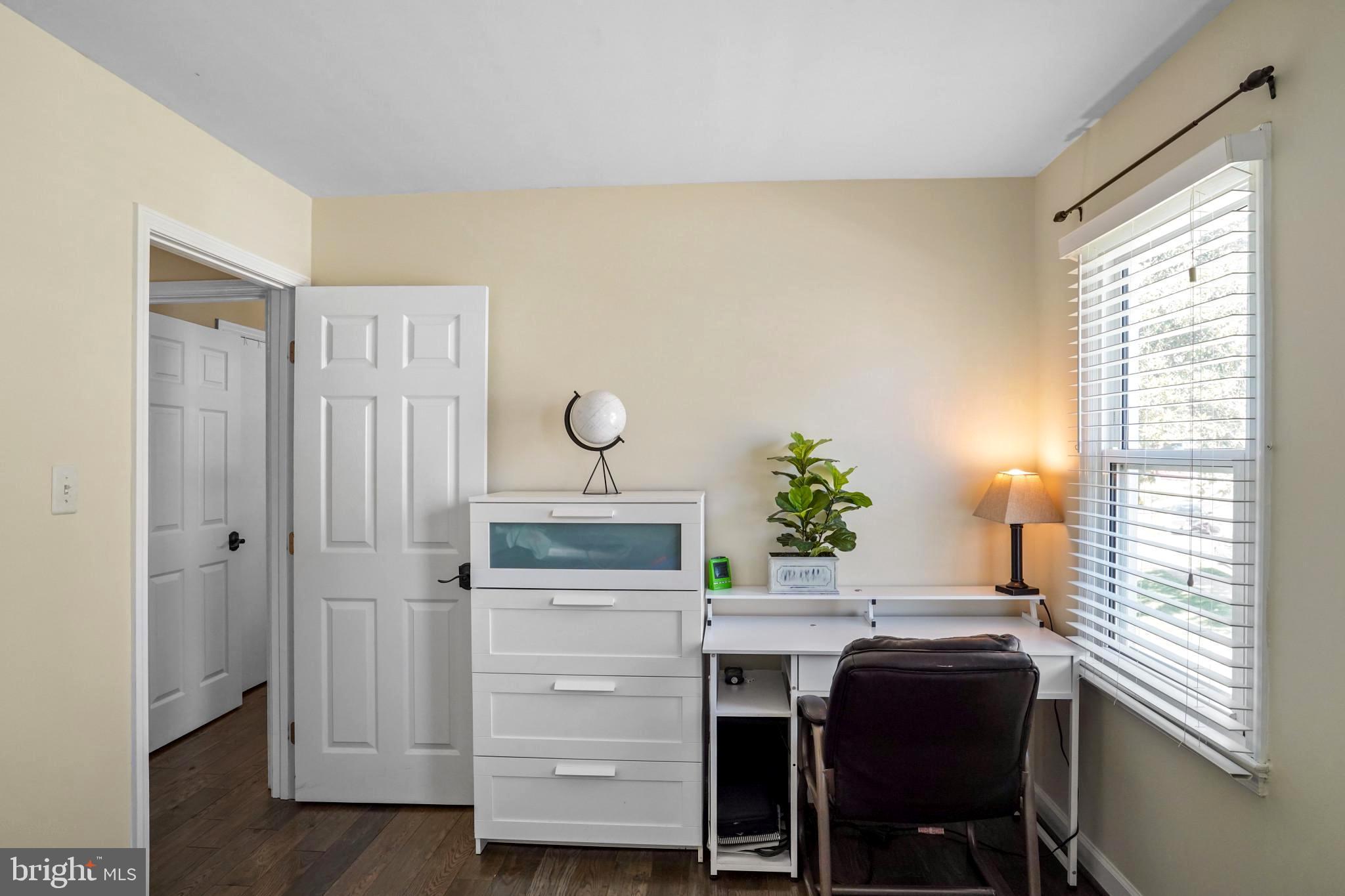 BURKE STATION SQUARE - Residential