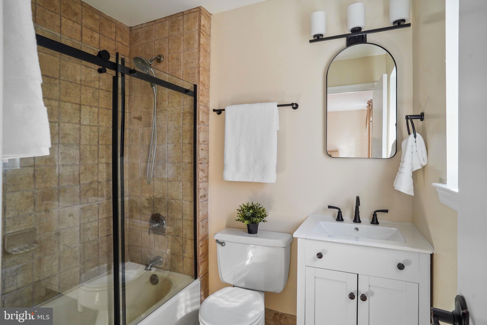 BURKE STATION SQUARE - Residential