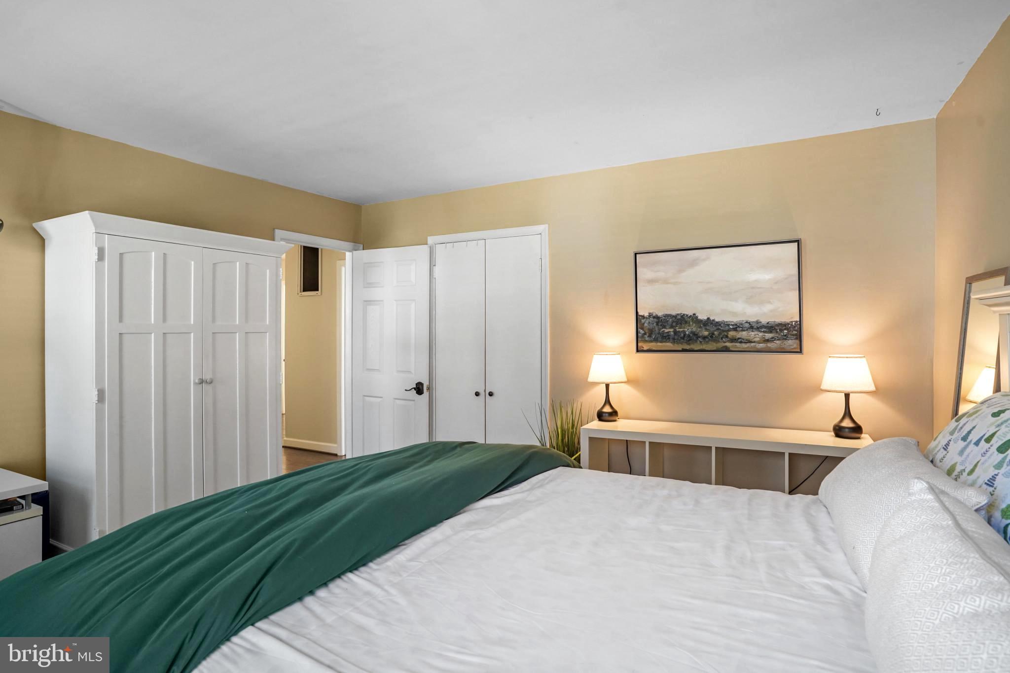 BURKE STATION SQUARE - Residential