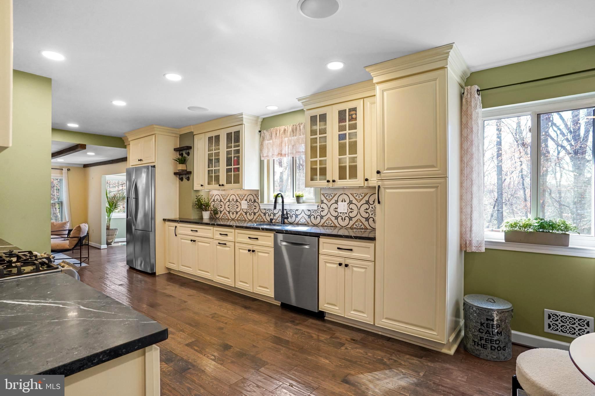 BURKE STATION SQUARE - Residential