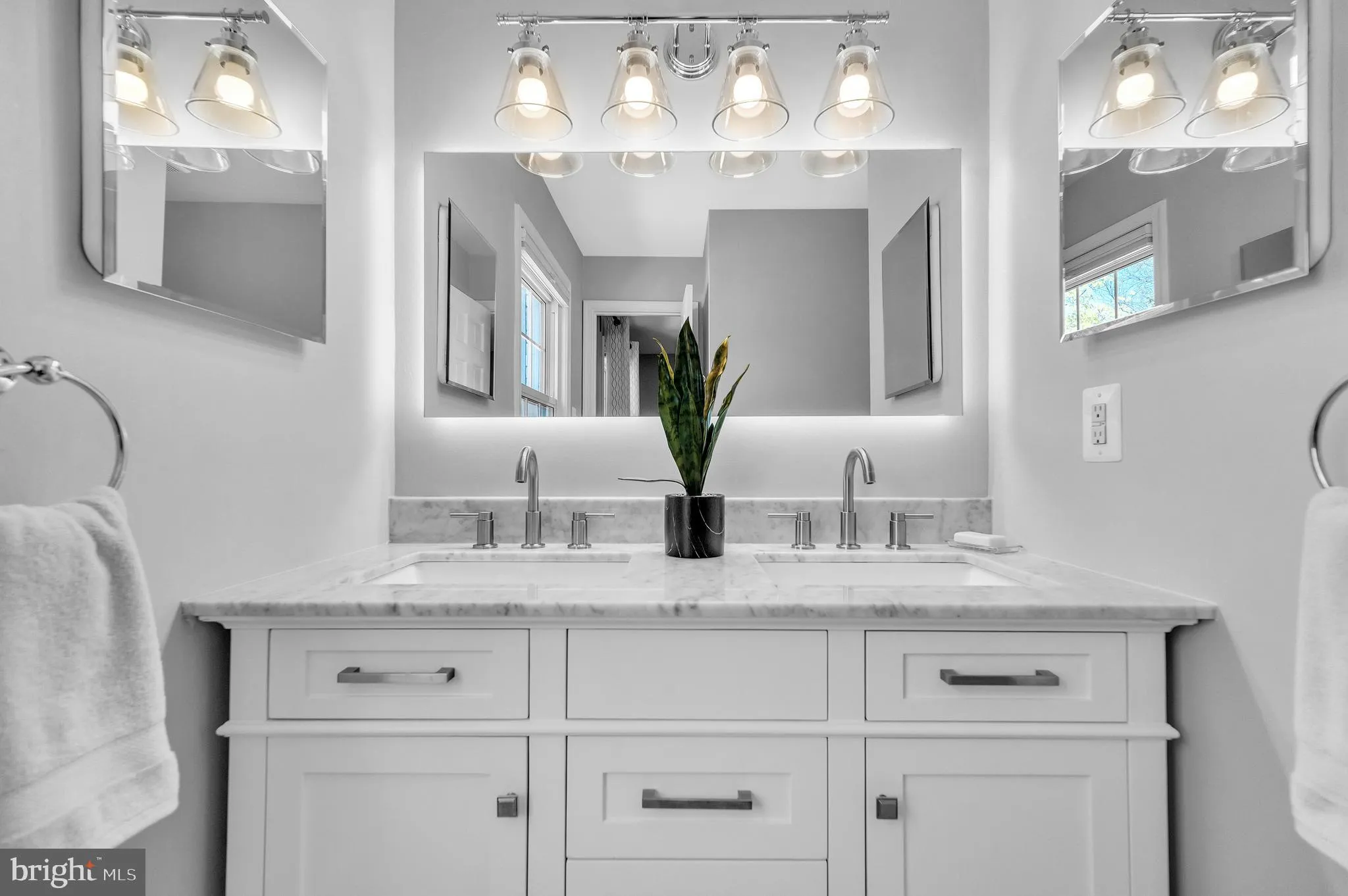 McLean, Virginia 22101, United States, 4 Bedrooms Bedrooms, ,4 BathroomsBathrooms,Residential,Pending,103531